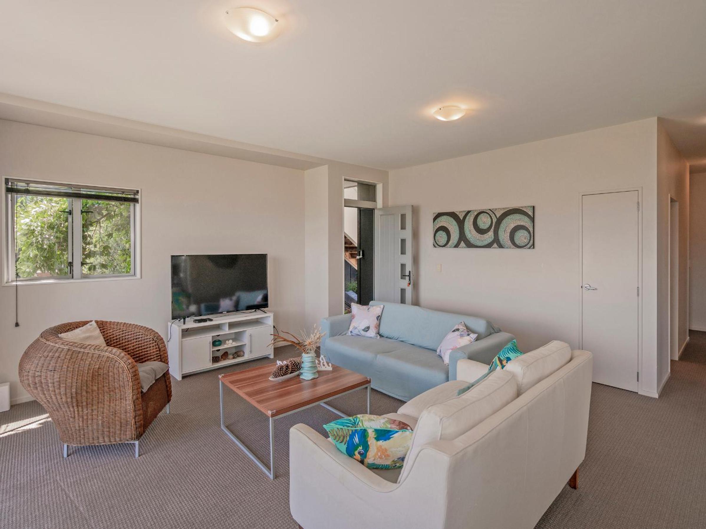 Golfer's Paradise - Matarangi Holiday Home view 3