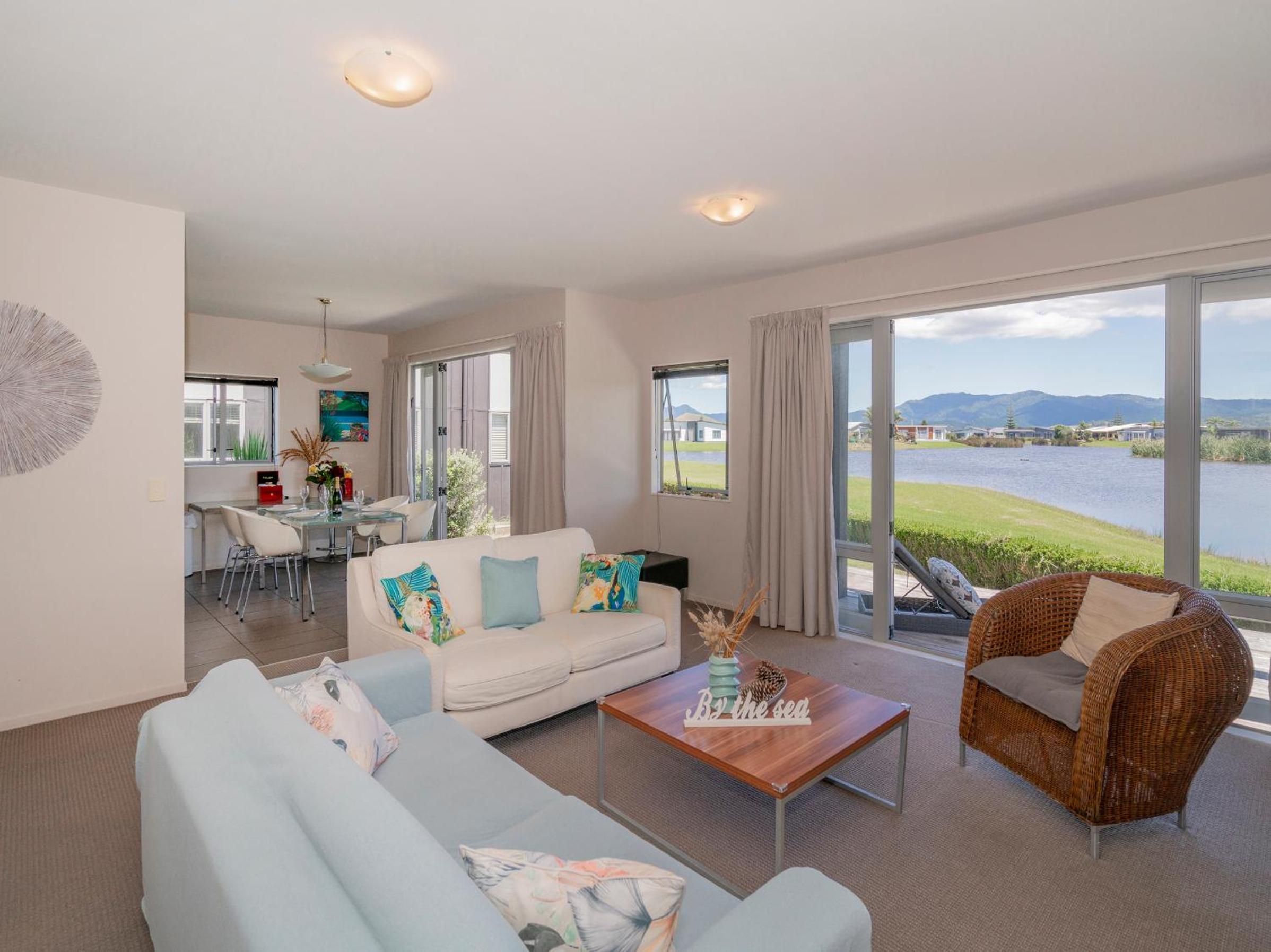 Golfer's Paradise - Matarangi Holiday Home view 5