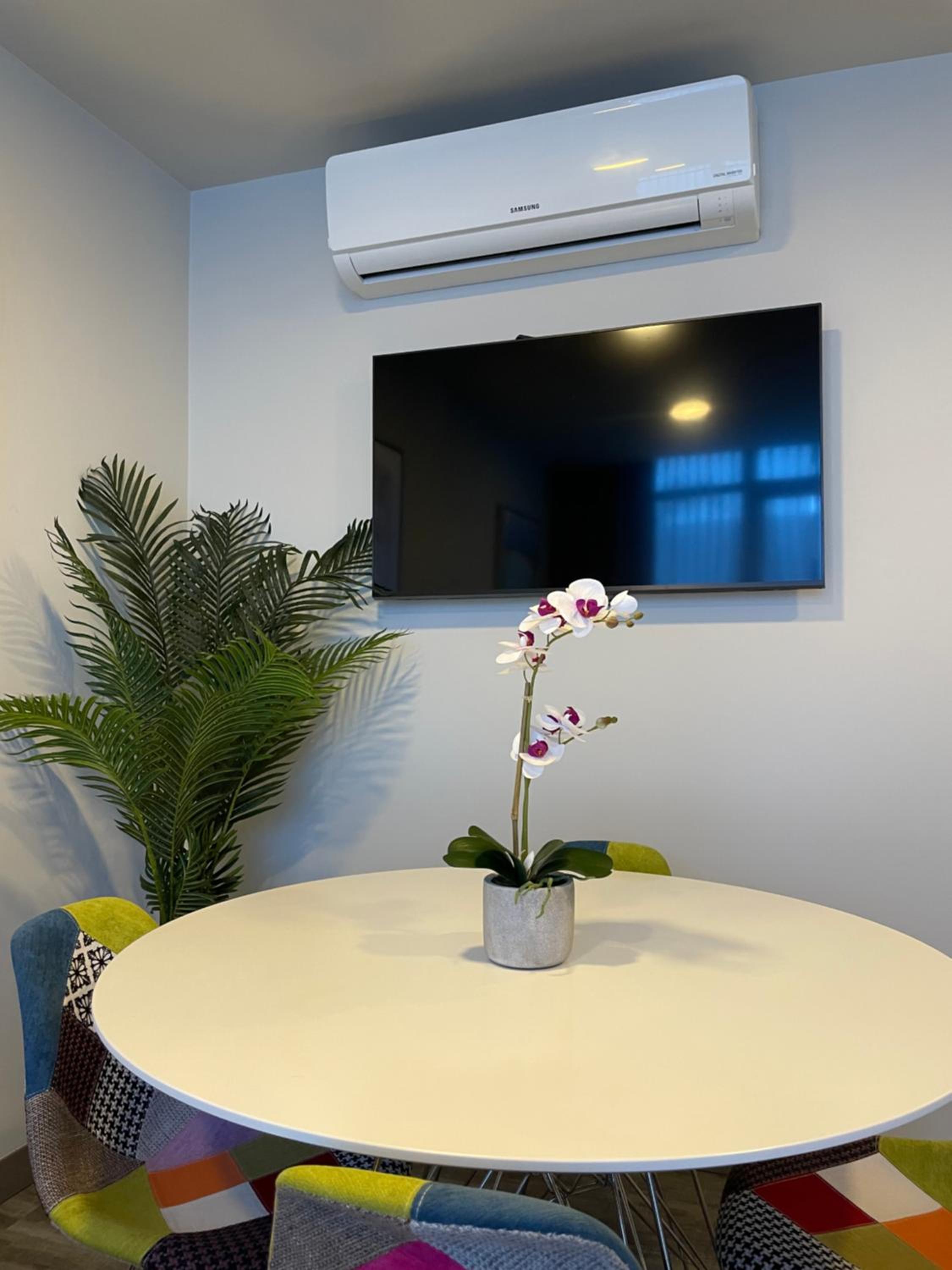 Cozy apartment with terrace, SJ Cosmopolitan Tower #402