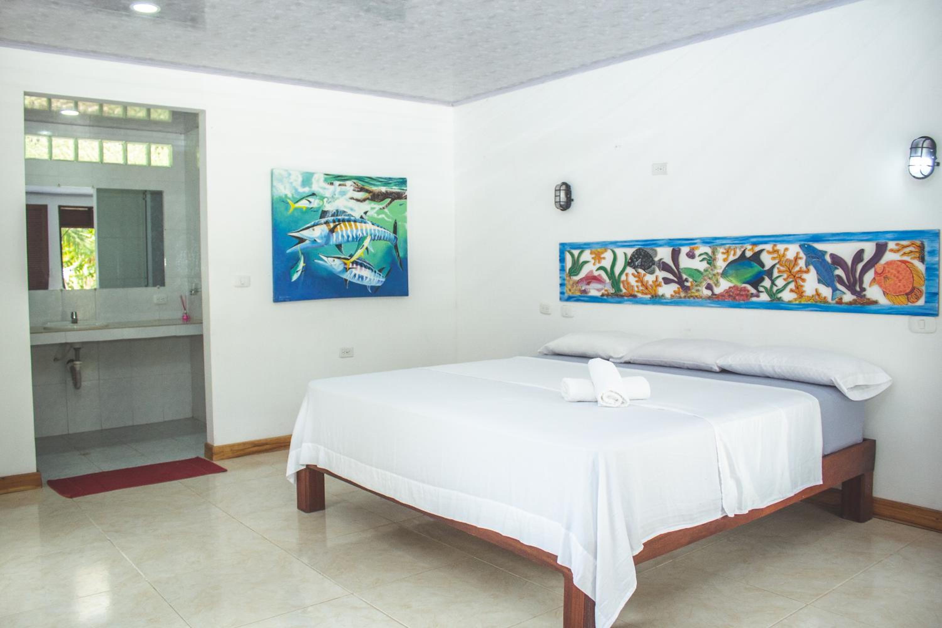 Isla Grande Eco-Hostal