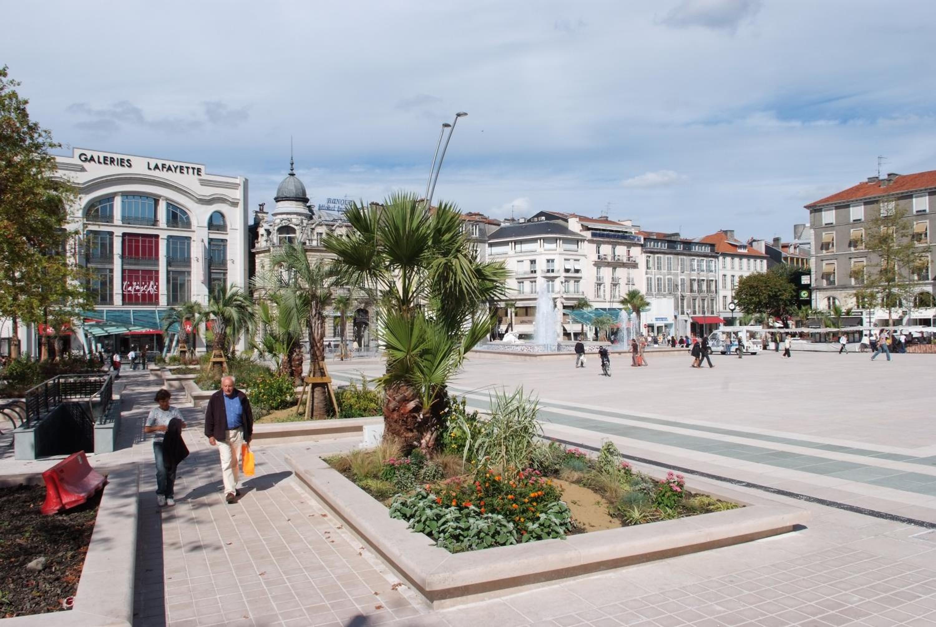Hotel Le Bourbon Pau Centre en Pau