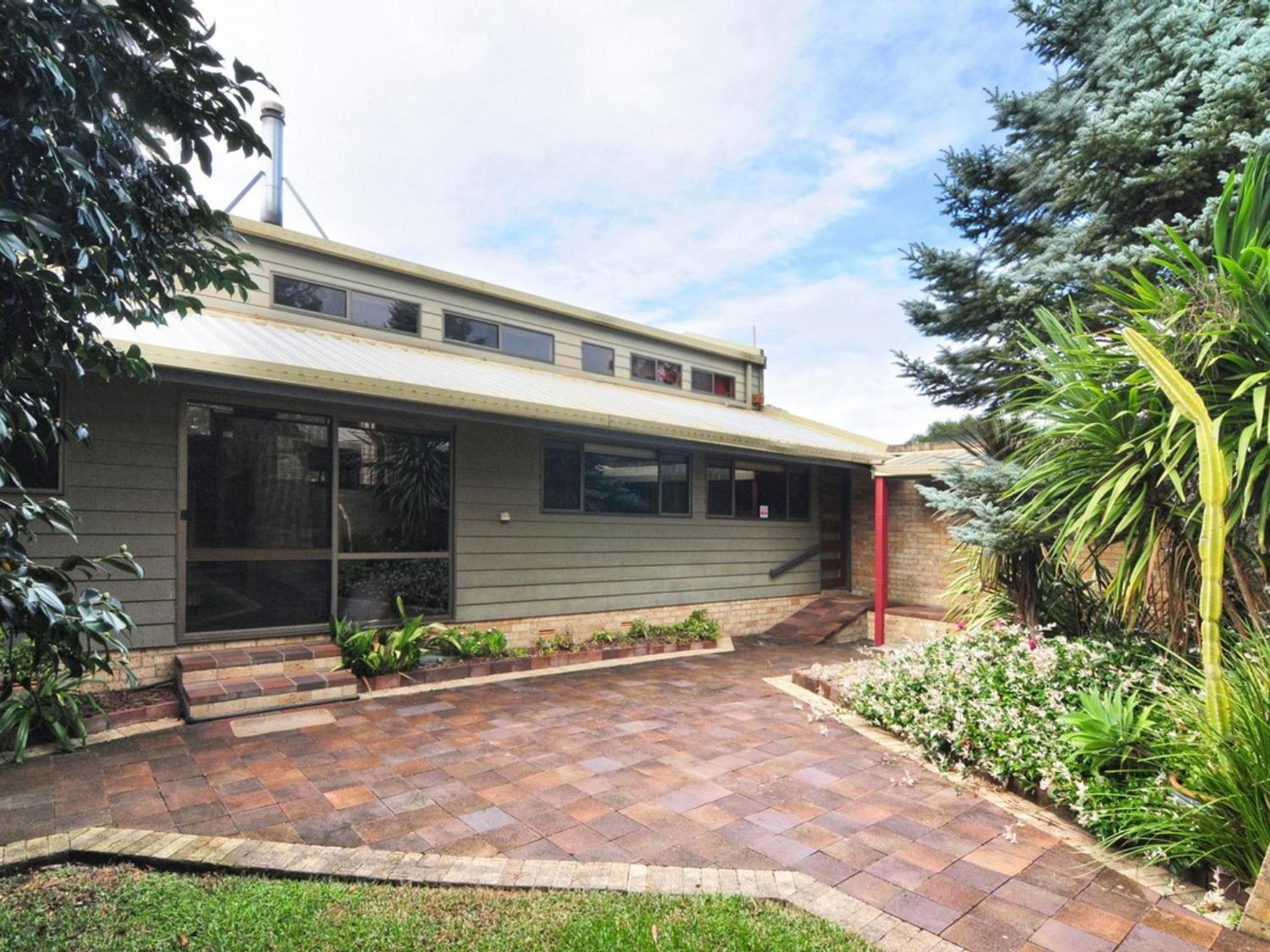 The Hideaway - beach home with large deck