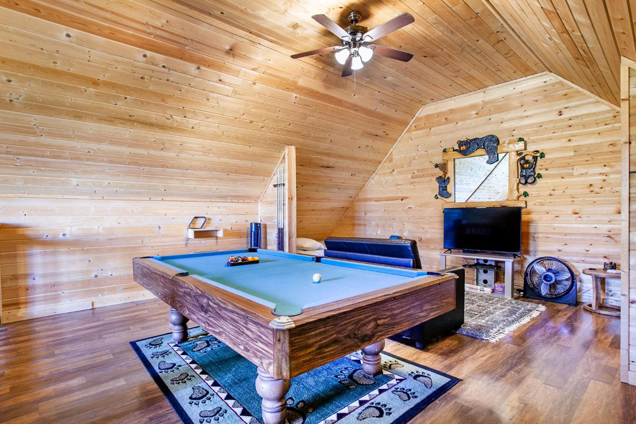 Laketown Bears - Pool Table & Hot Tub! view 3