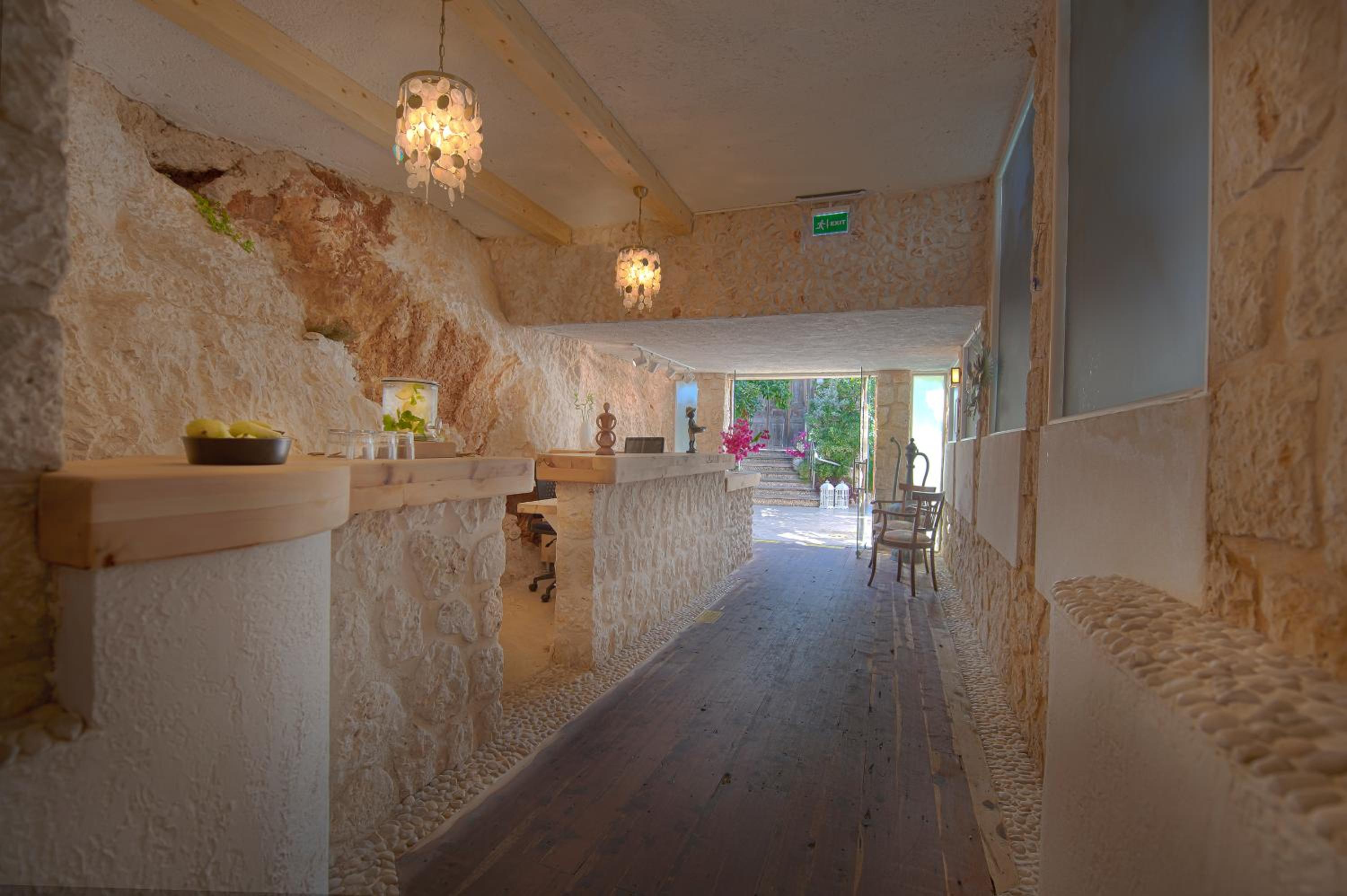 Peninsula Gardens Hotel - Image 14