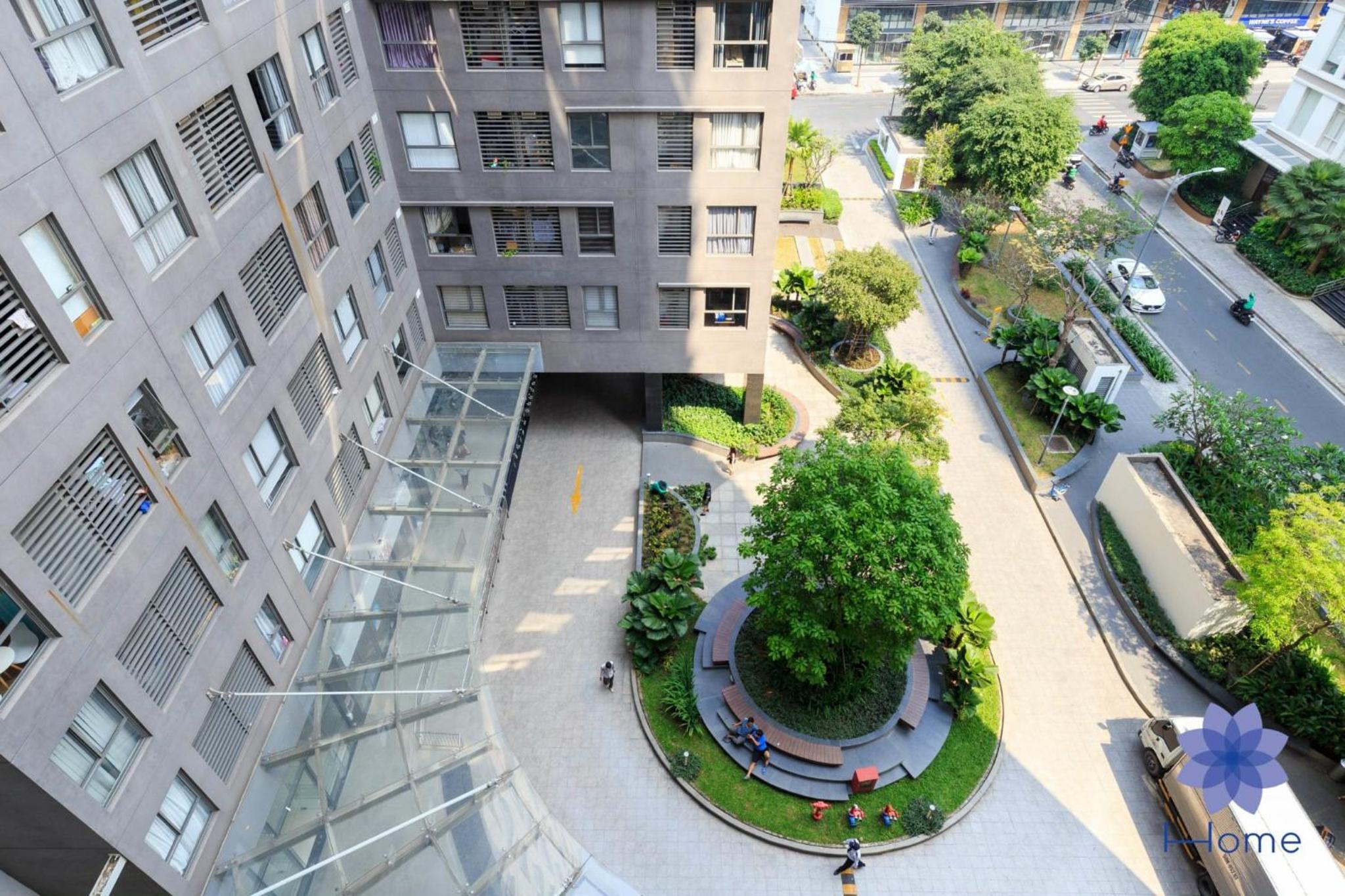 iHome Furnished Apartments with Free Gym & Pool, Airport Pick-Up Service