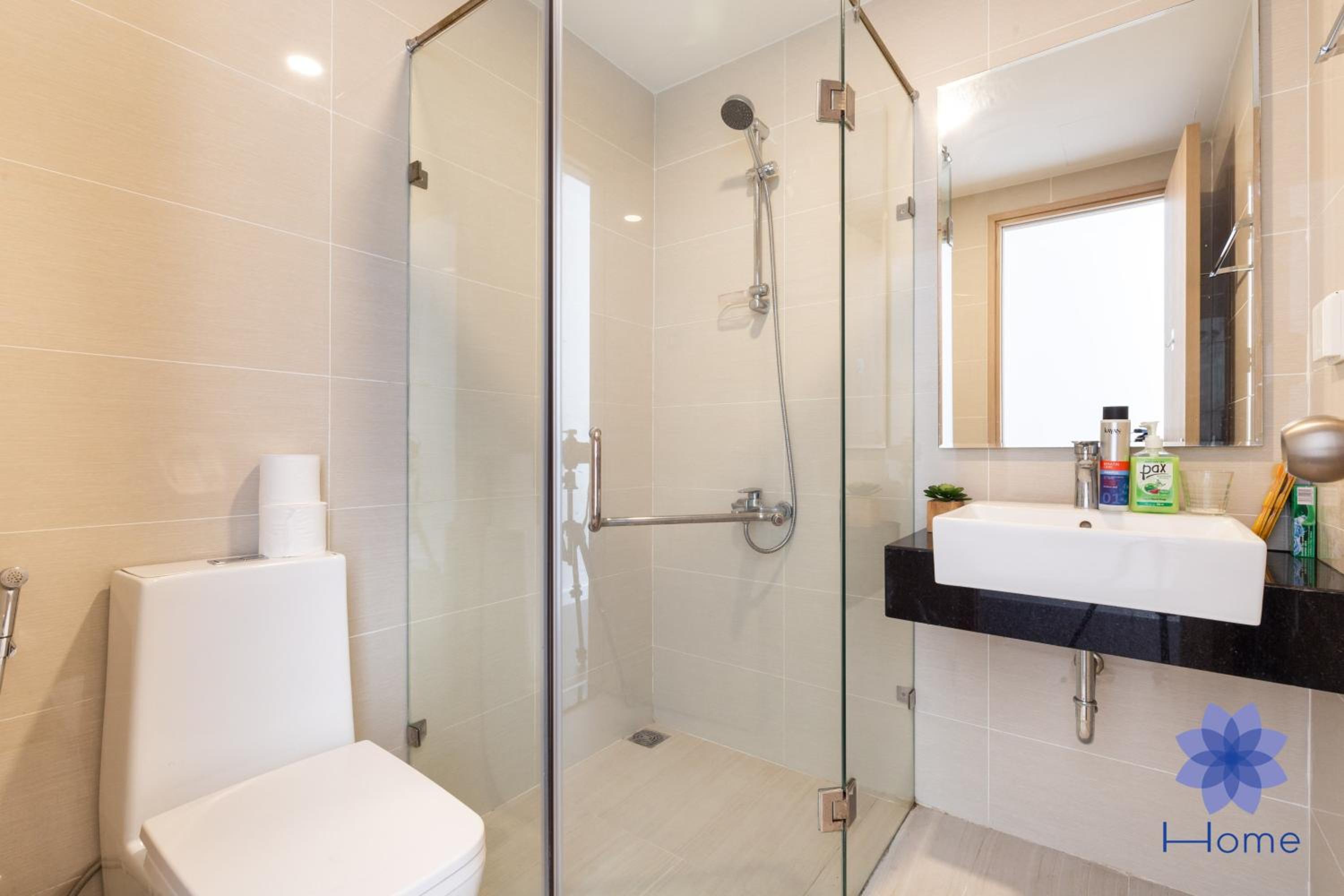 iHome Furnished Apartments with Free Gym & Pool, Airport Pick-Up Service