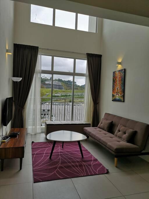 W3WarmStay@GoldenHills/3RPenthouse/WiFi/PasarMalam/2carpark photo 1