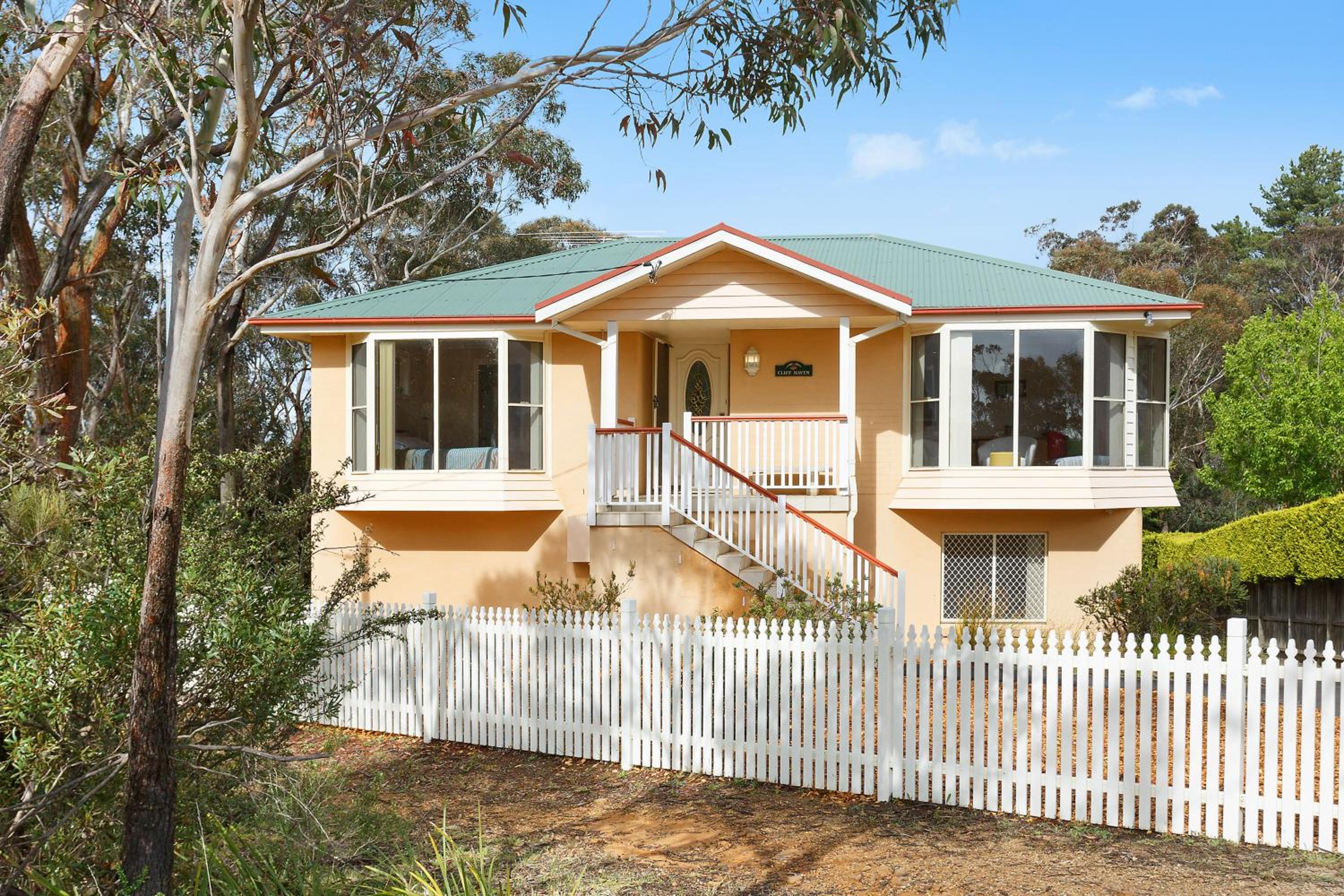 Katoomba Vacations - Cliff Haven Retreat - Property Image 10