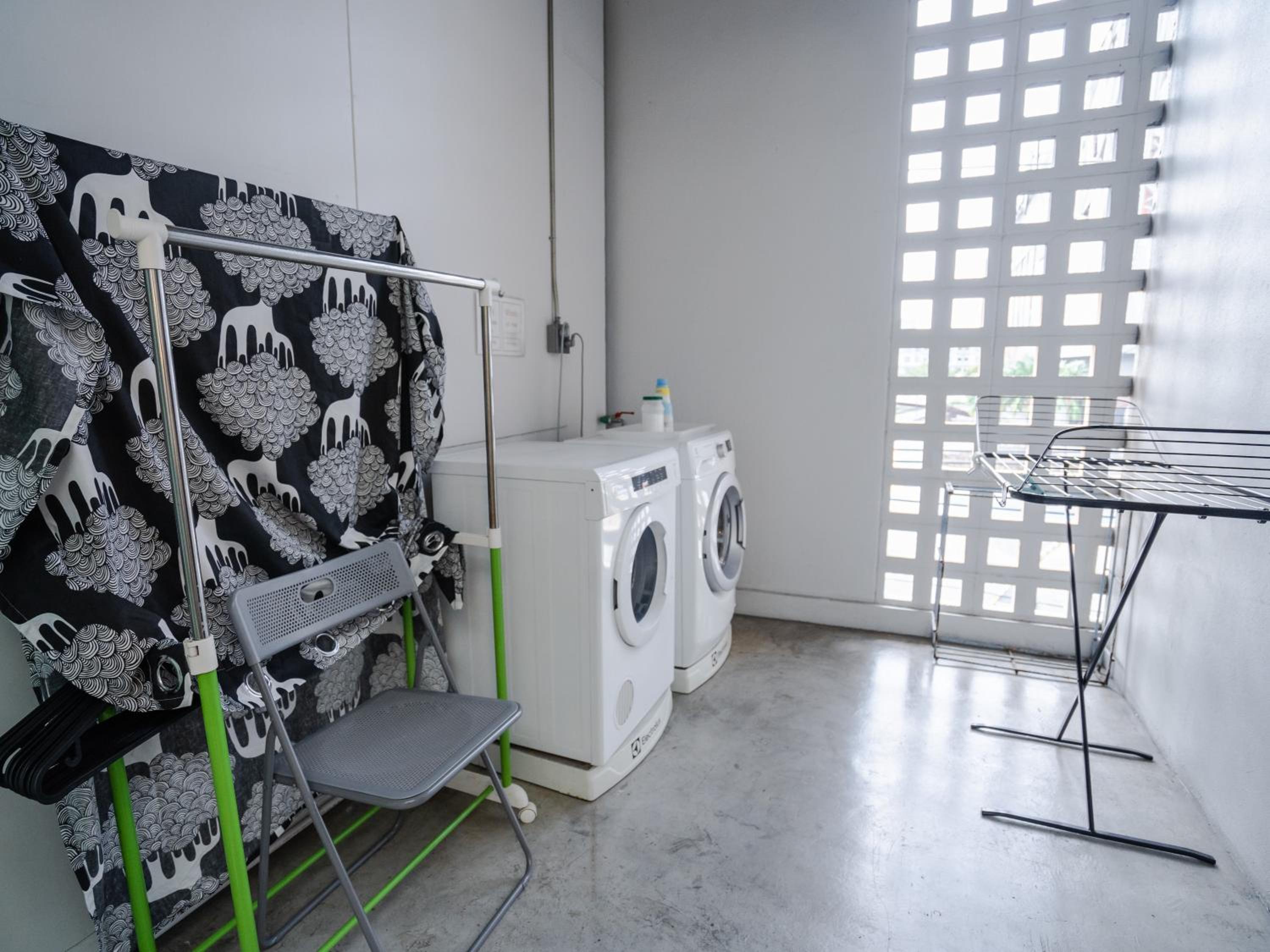 Hybrit hostel&cafe