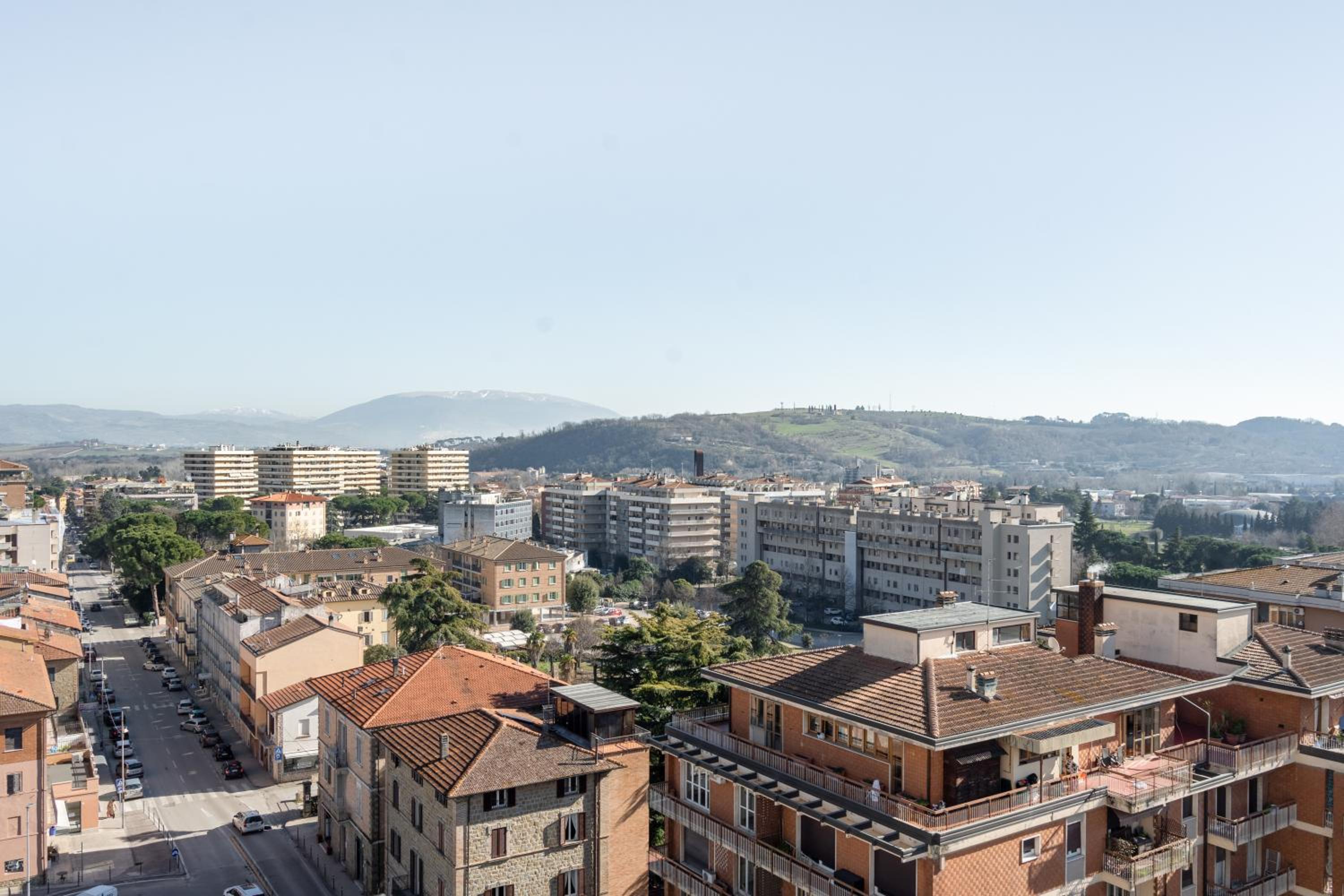 GuestHost - Bright Apartment with Terrace x6 view 5