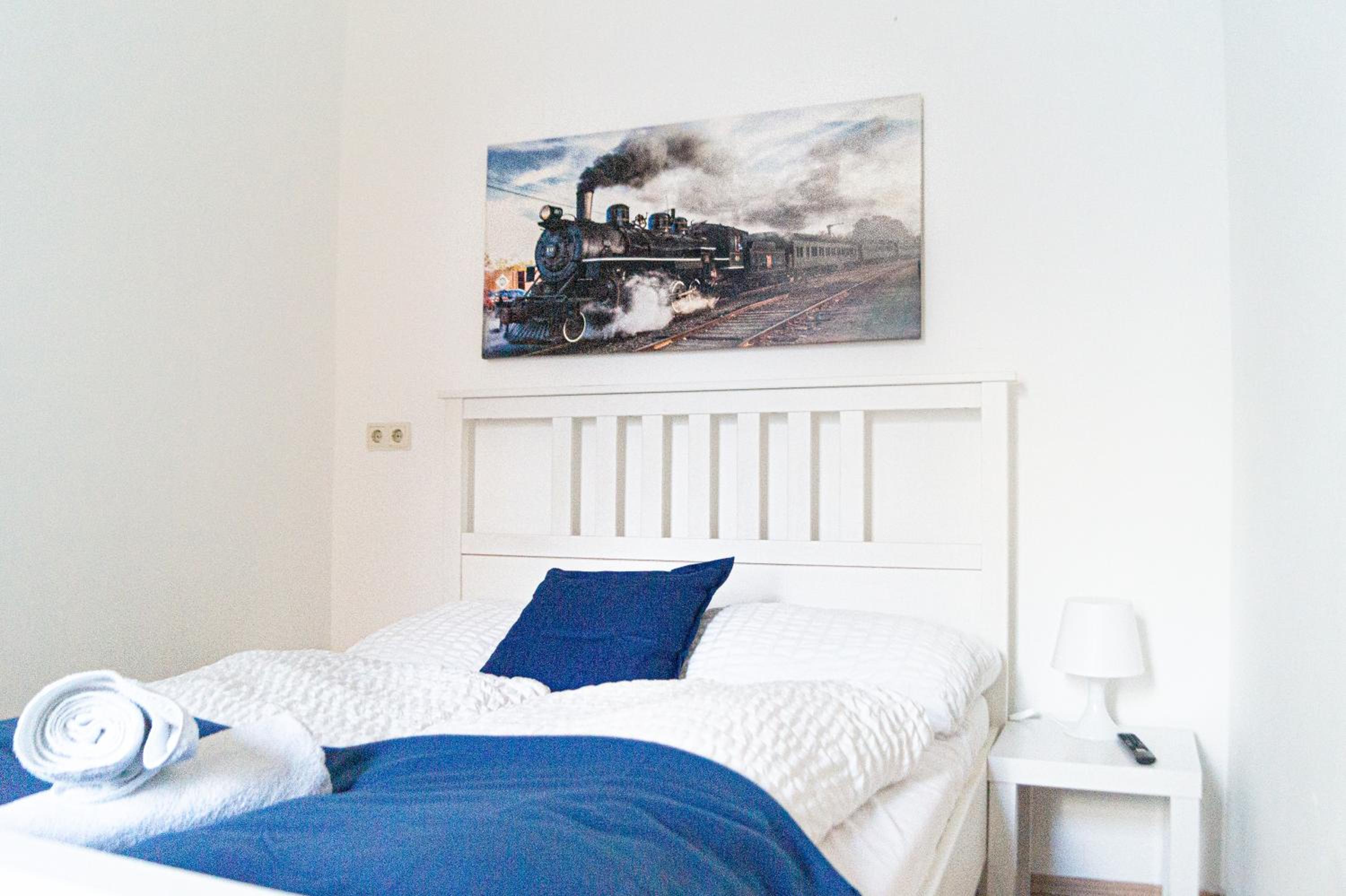 Pleasant 4 private rooms in shared Apartment- Ideal for short & Longstays