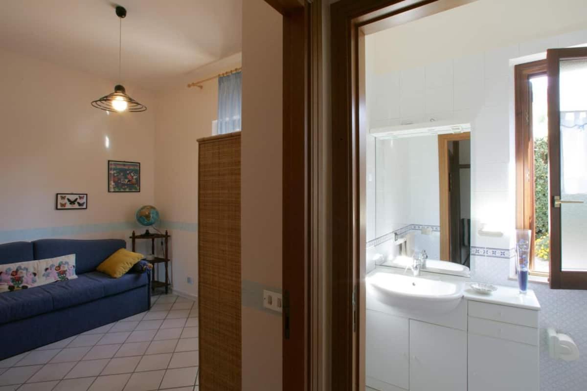 Villa Levante vista mare Cornino view 5