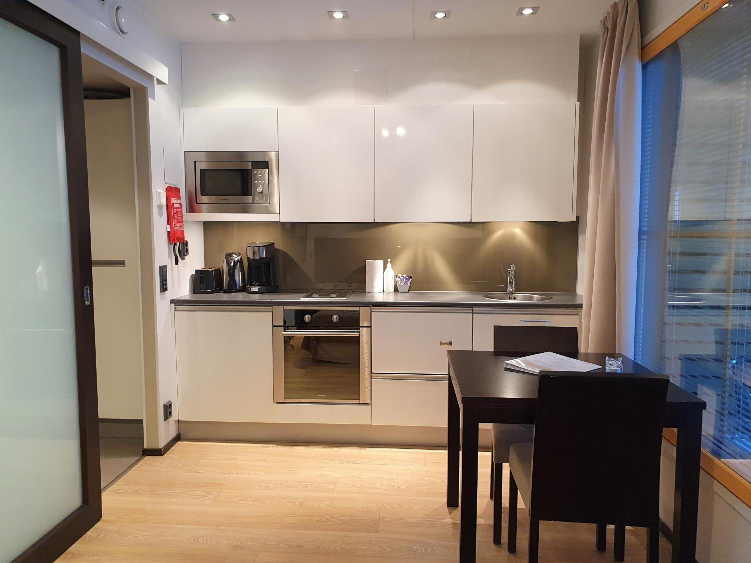 Levi Suites Levi Gold