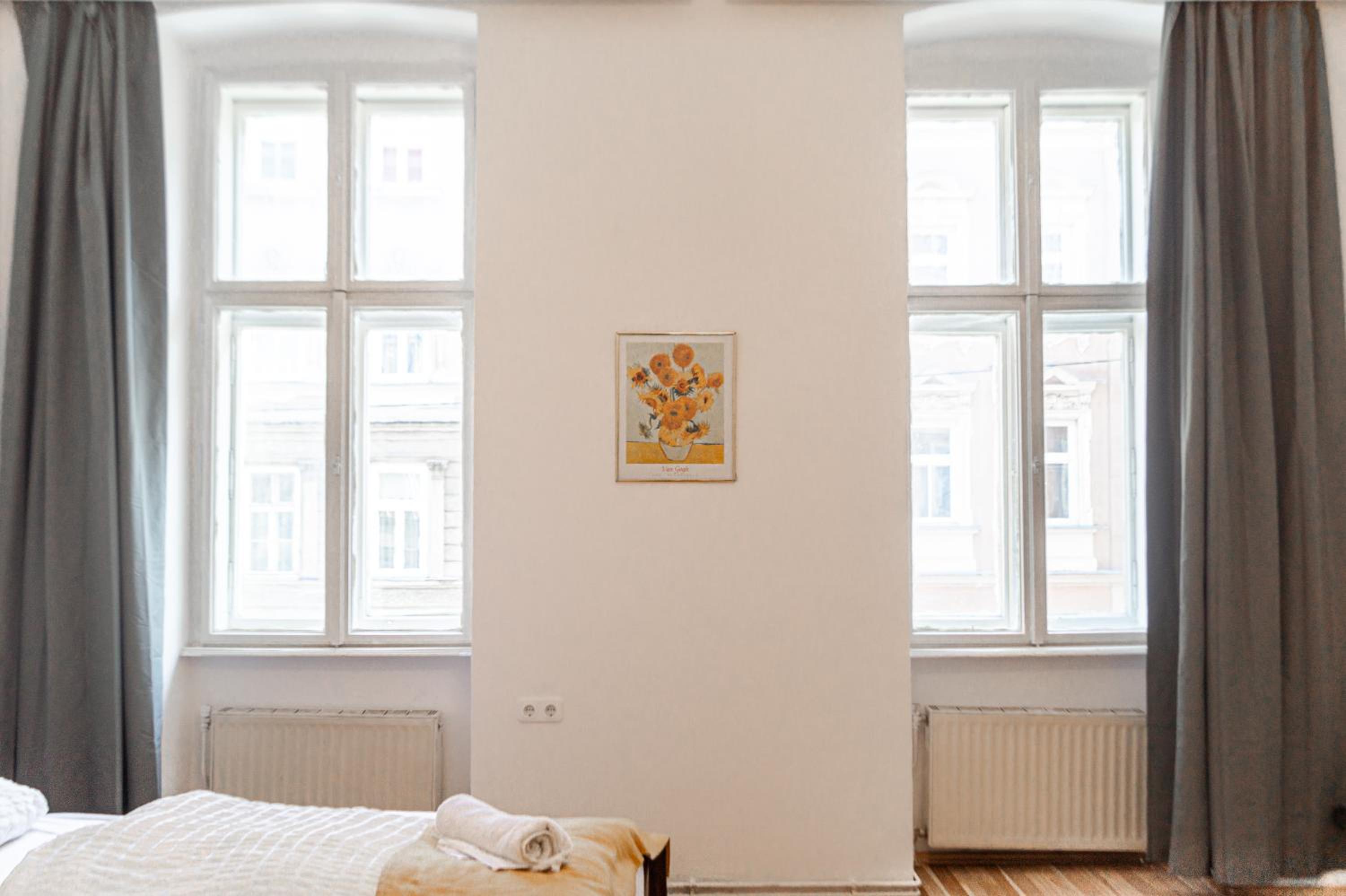 Pleasant 4 private rooms in shared Apartment- Ideal for short & Longstays