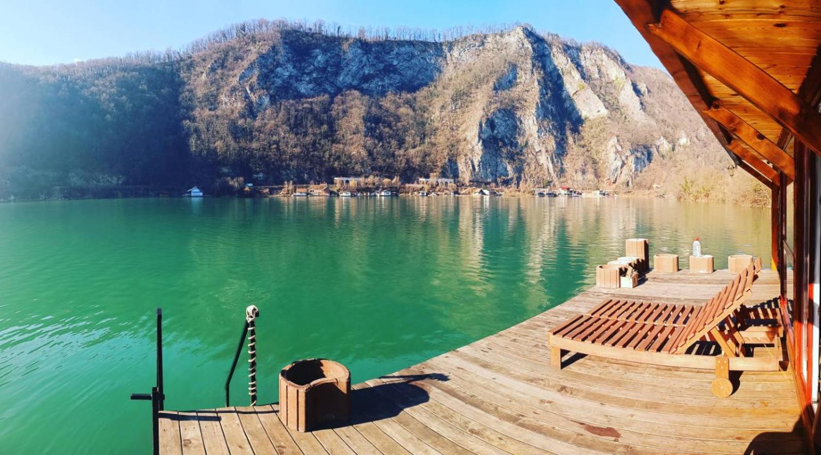 kucica na vodi drinski snovi