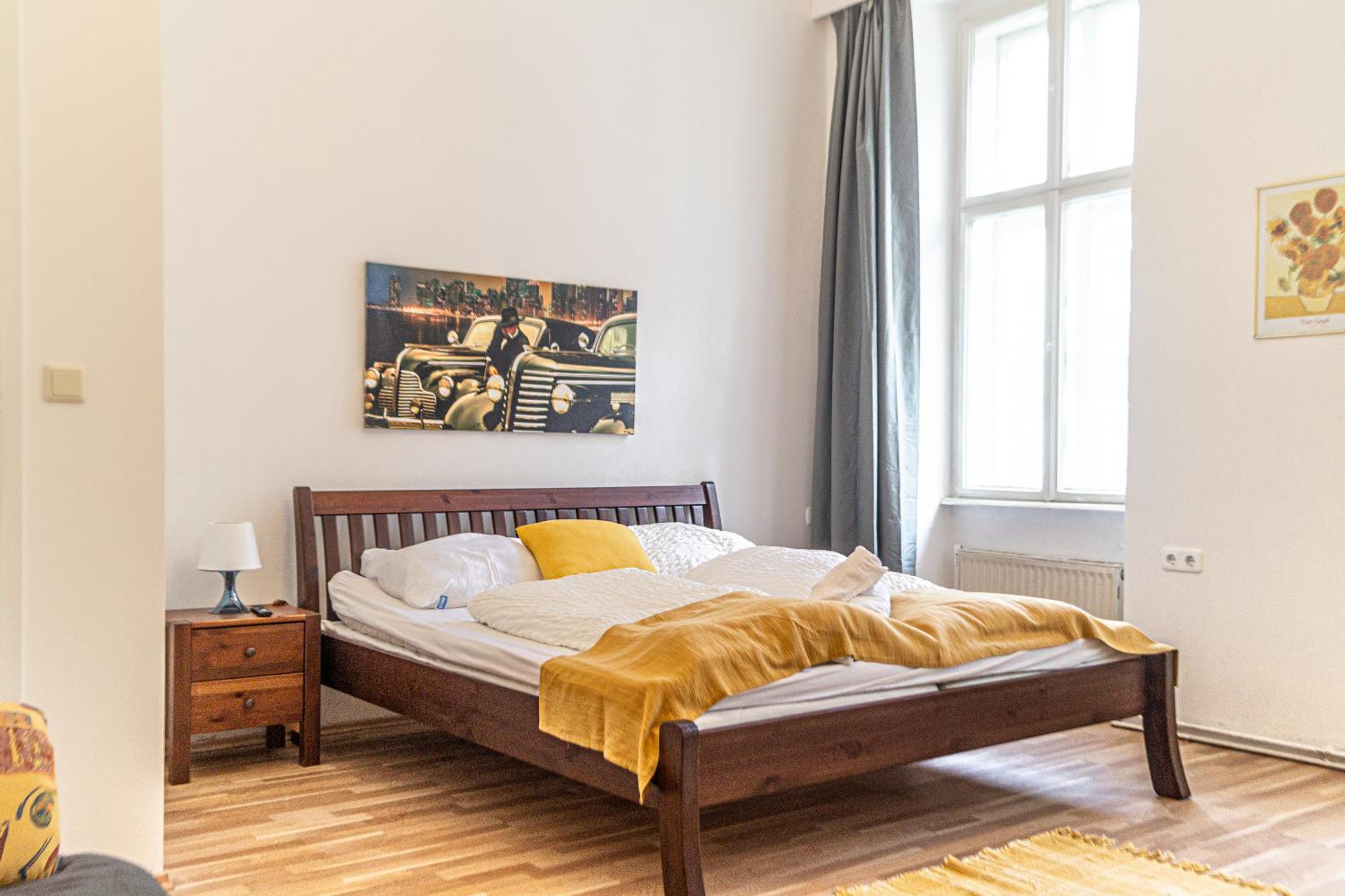 Pleasant 4 private rooms in shared Apartment- Ideal for short & Longstays