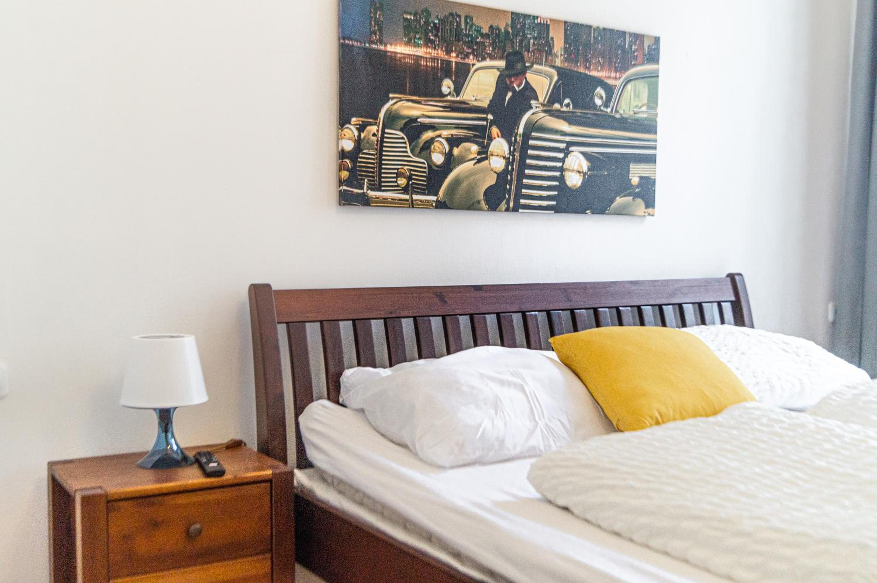 Pleasant 4 private rooms in shared Apartment- Ideal for short & Longstays