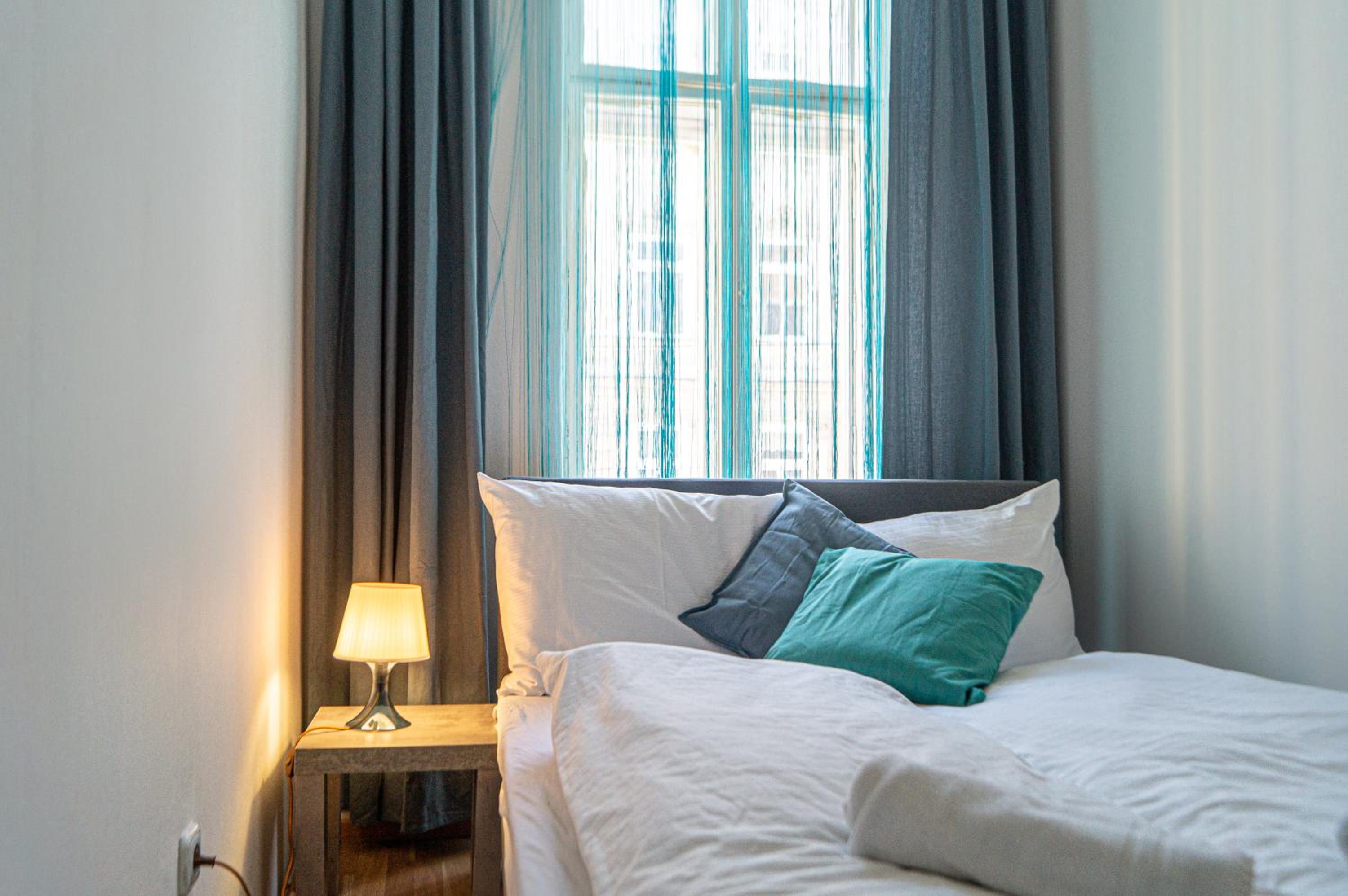 Pleasant 4 private rooms in shared Apartment- Ideal for short & Longstays