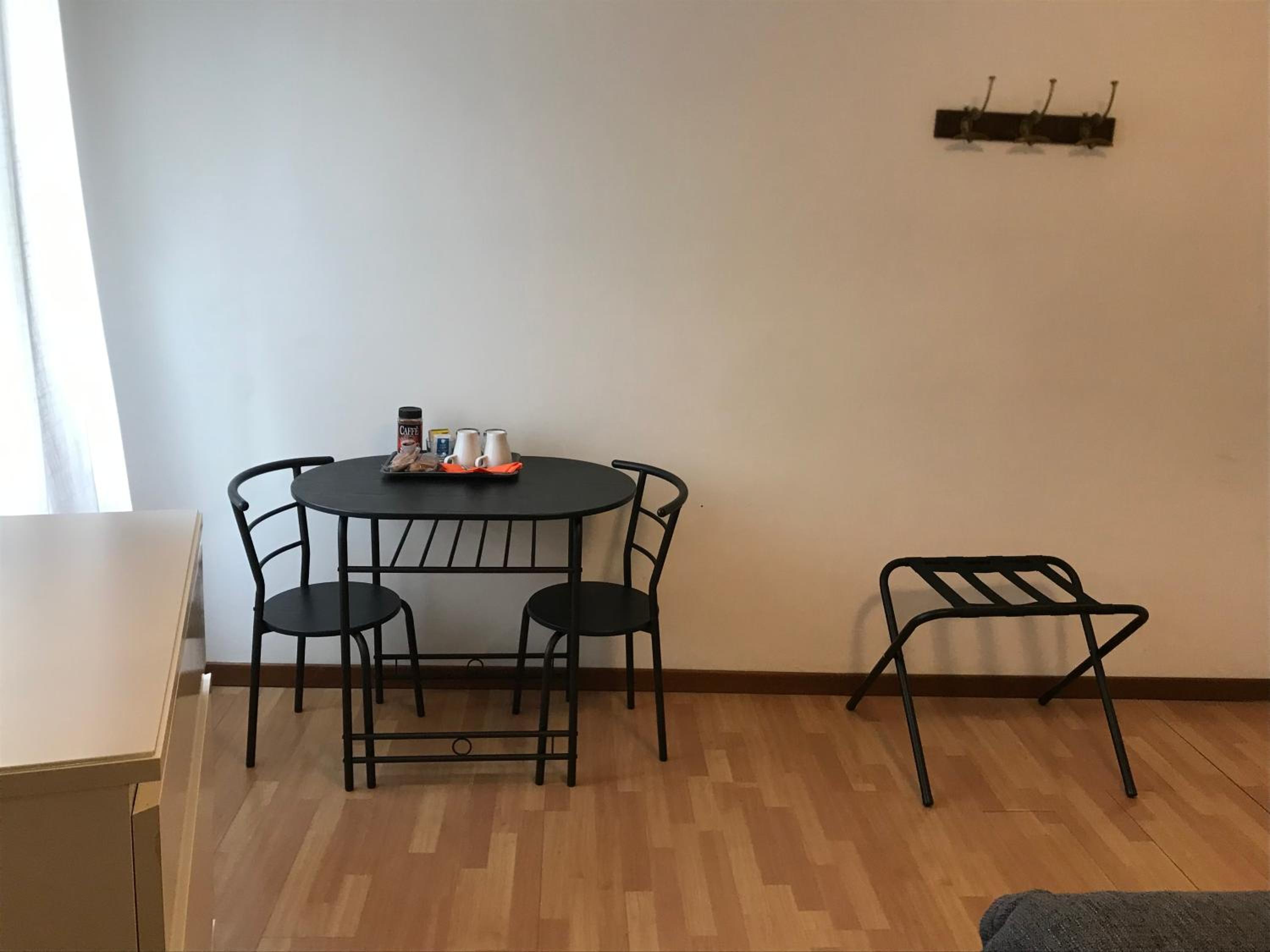 Venice and Venice Apartments - private rooms in shared apartment