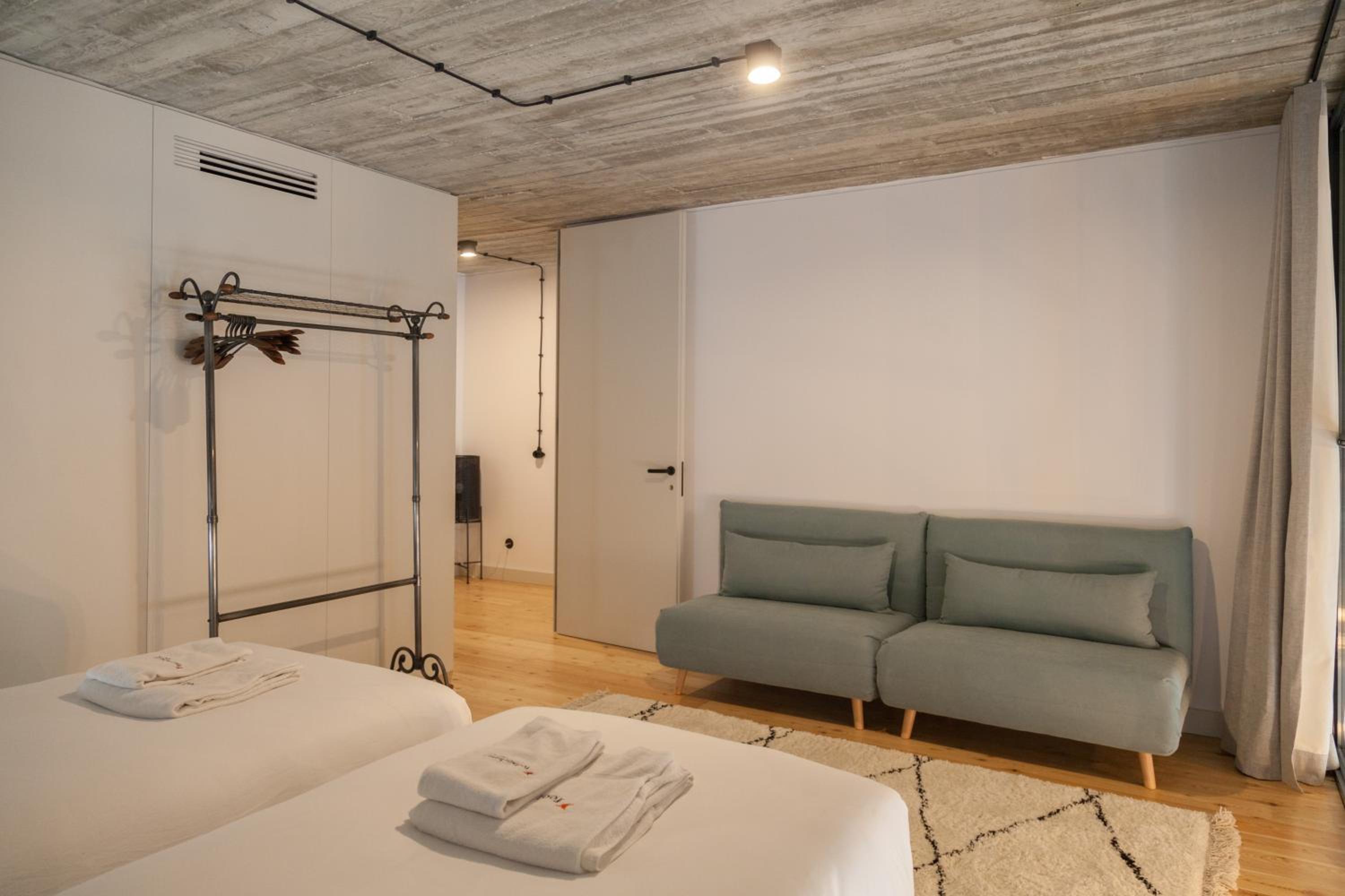 FLH Intendente Fashion Mezzanine with Balcony