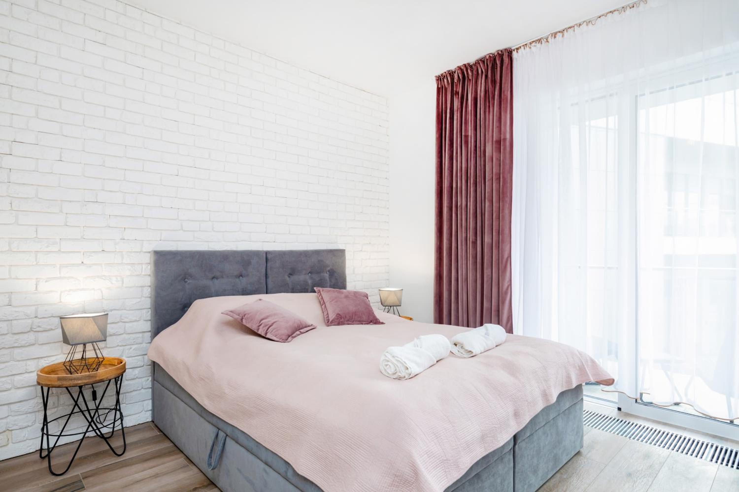 Gold Flamingo Apartament by Renters view 2