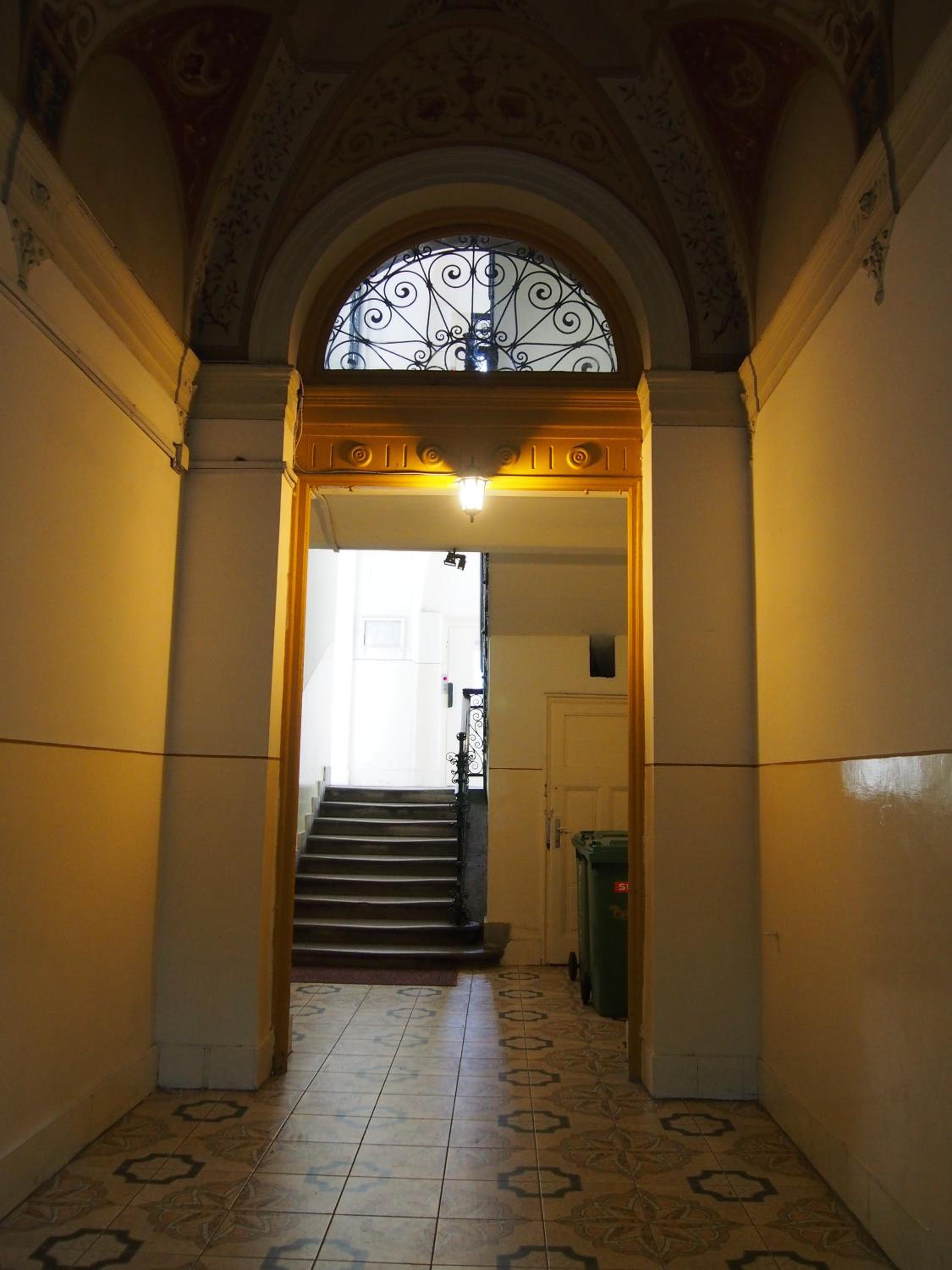 Photo 33