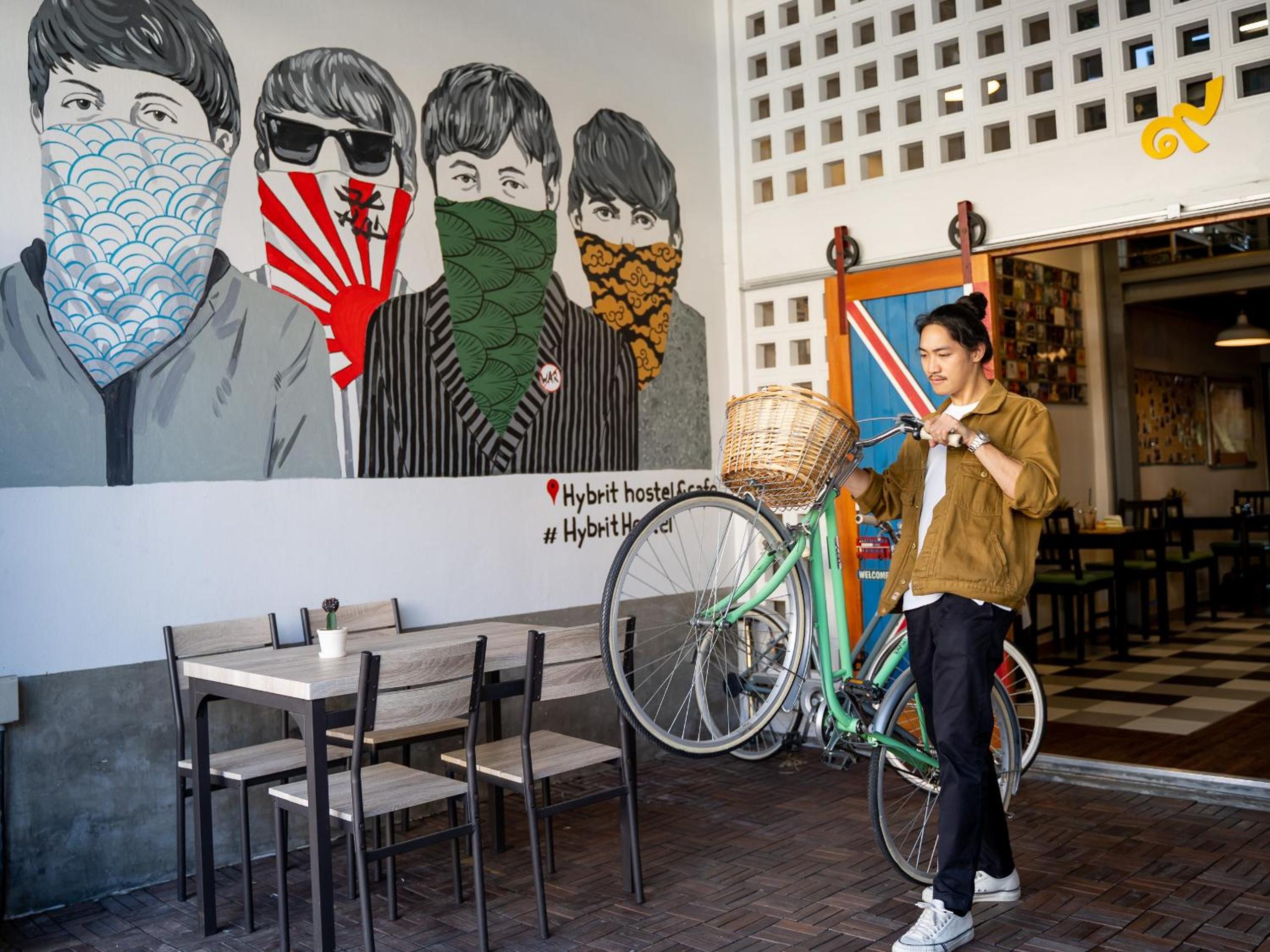 Hybrit hostel&cafe