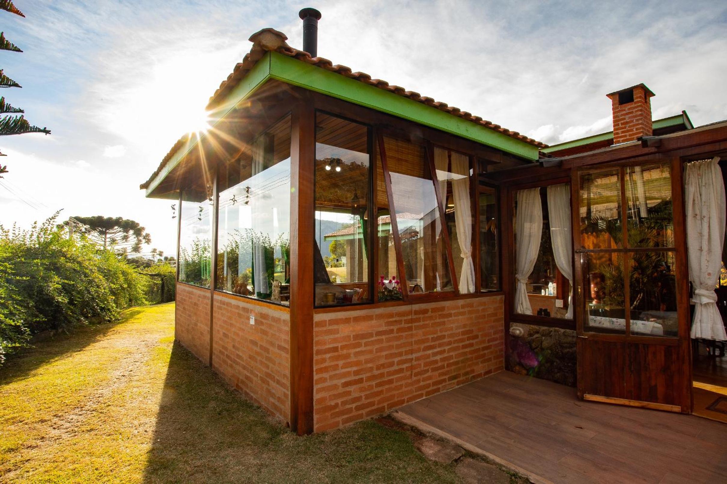 Hospedaria Estação Píccola No quintal da Pedra do Baú