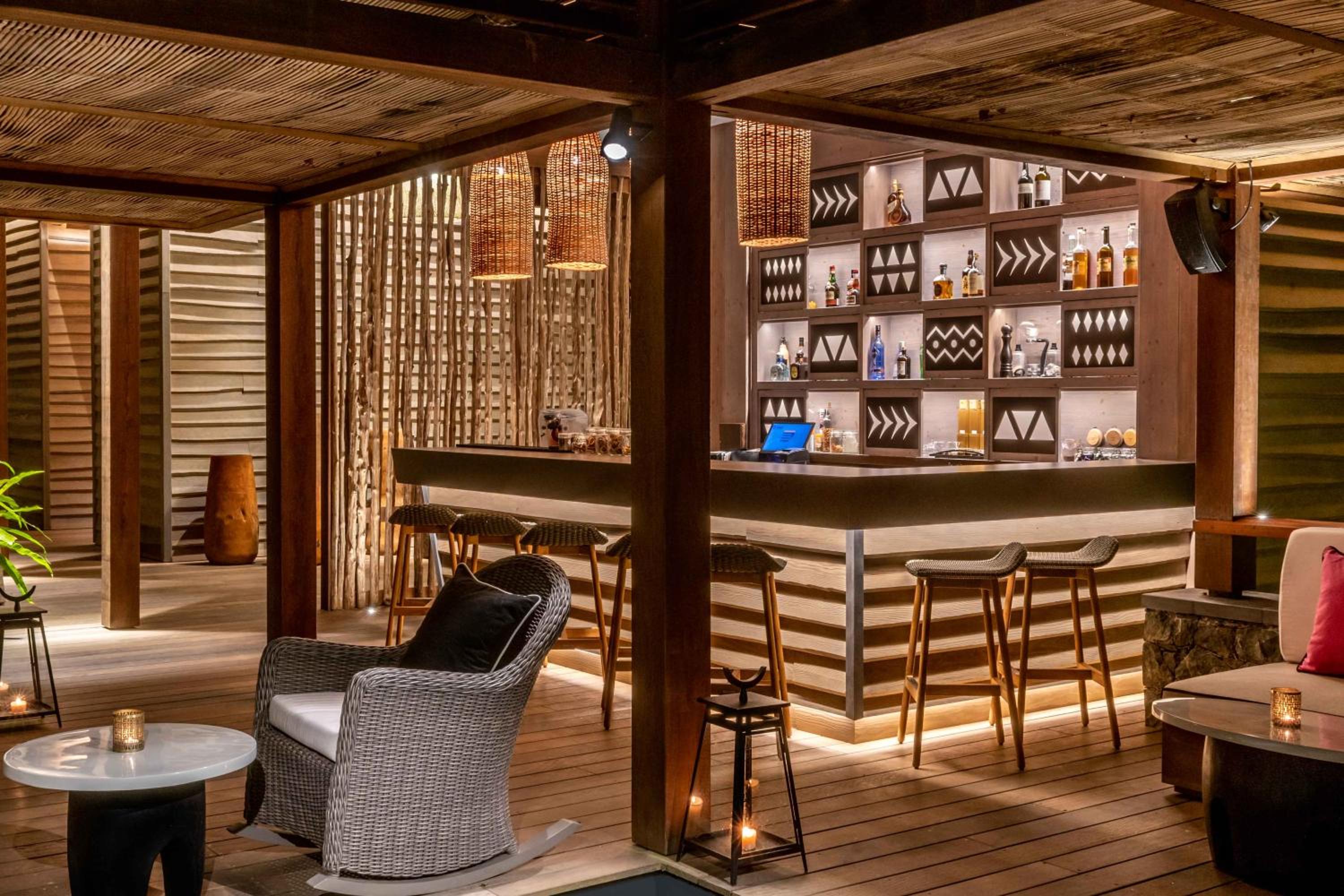 bar