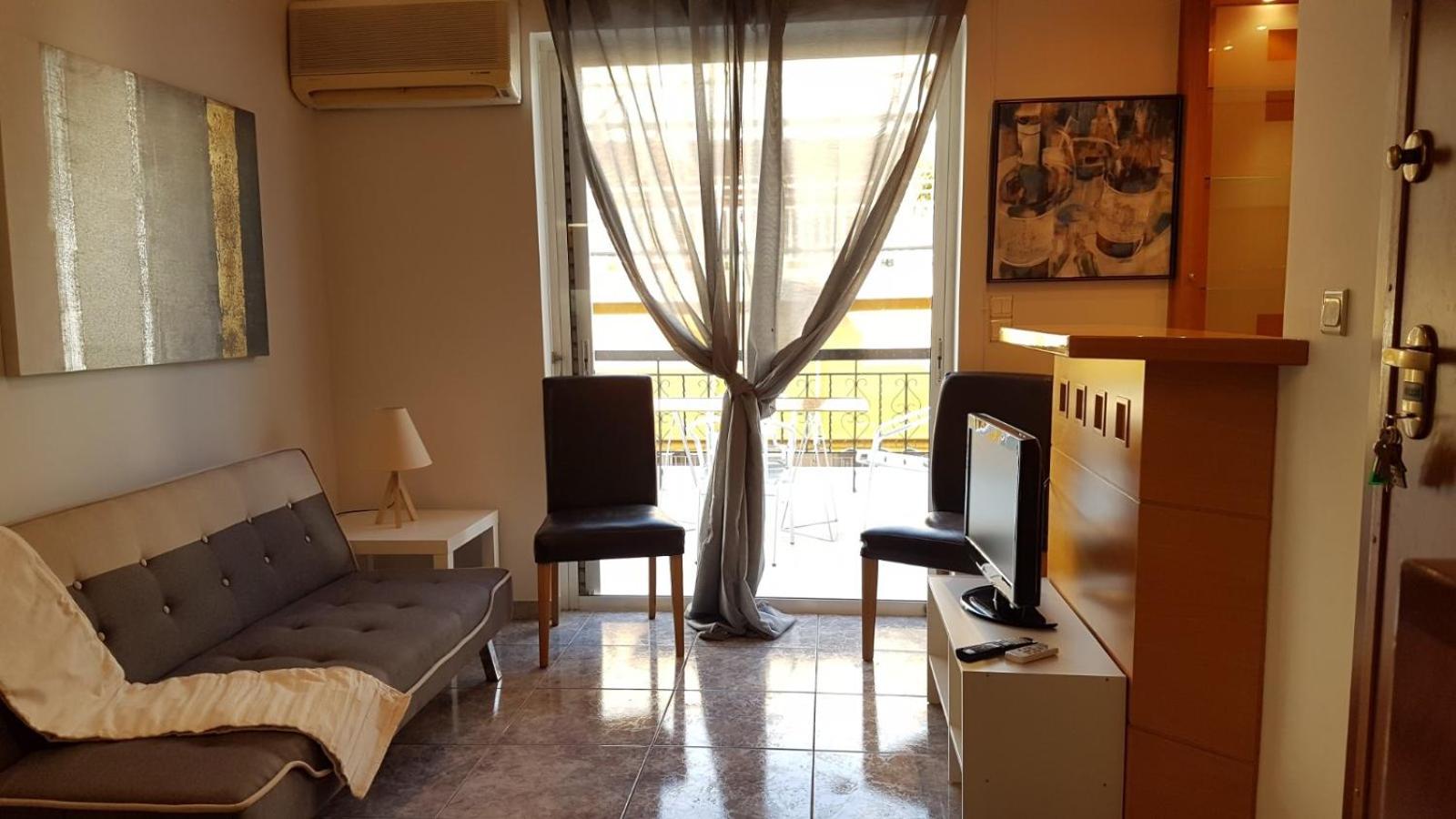 Maisonaitte-Athens Center, 4 BD, 2 BATH