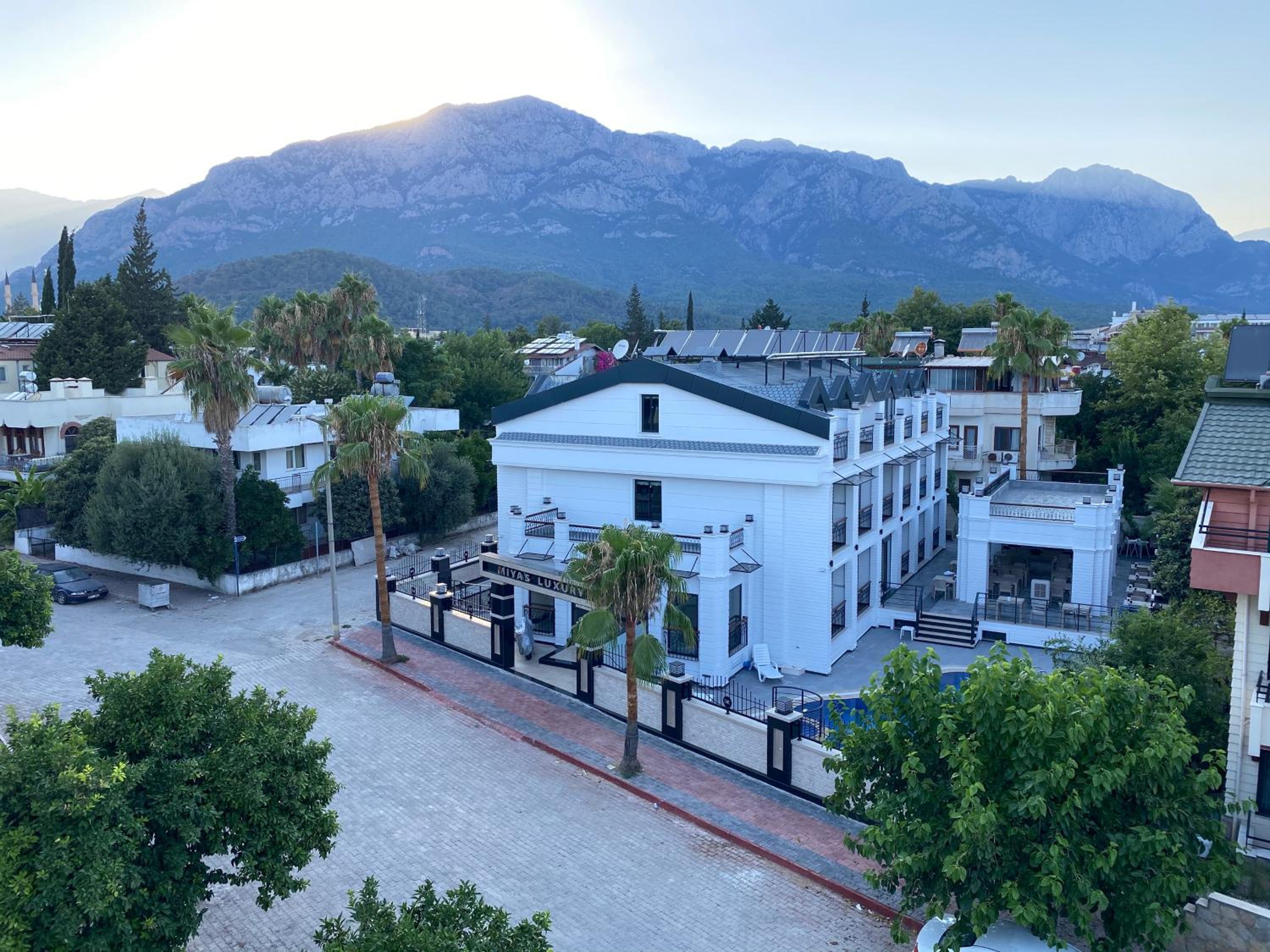 MİYAS LUXURY HOTEL - Image 12