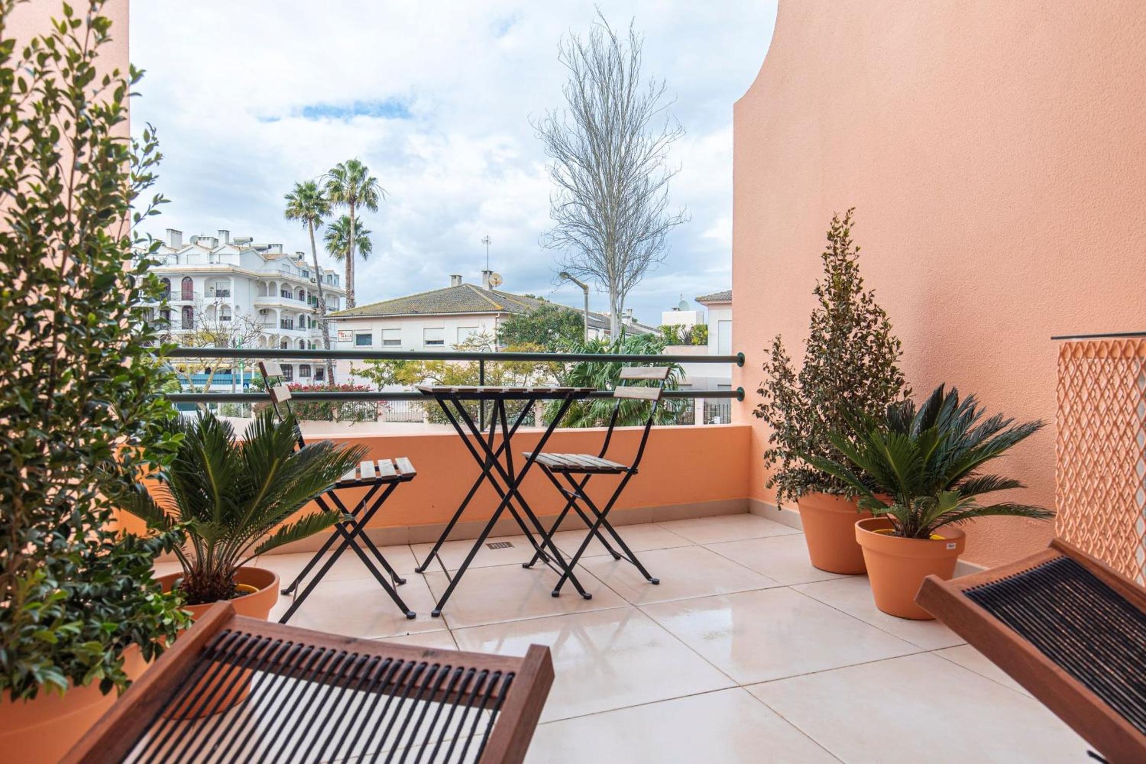 Deluxe 2BDR Apartment in Carcavelos by LovelyStay view 4