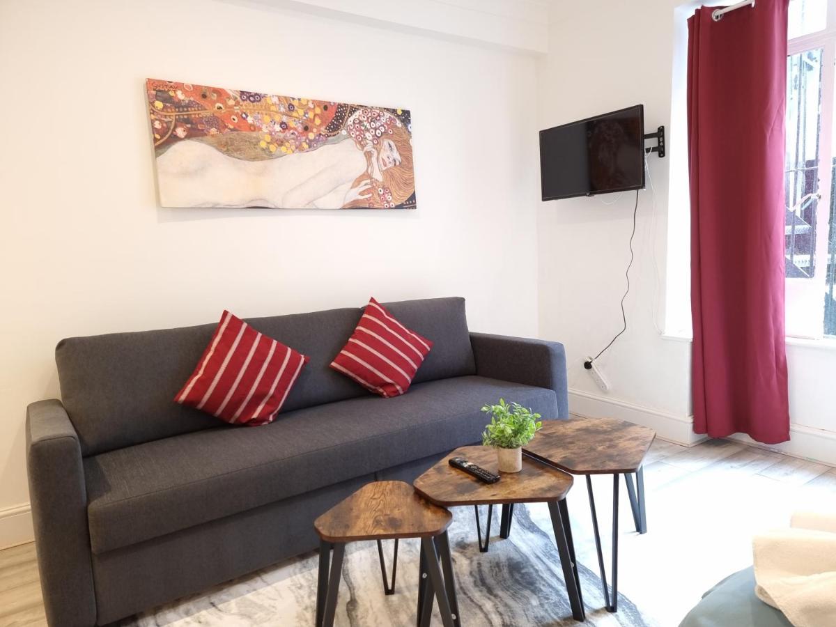 F23-Spacious Studio Fits 4 Near Paddington