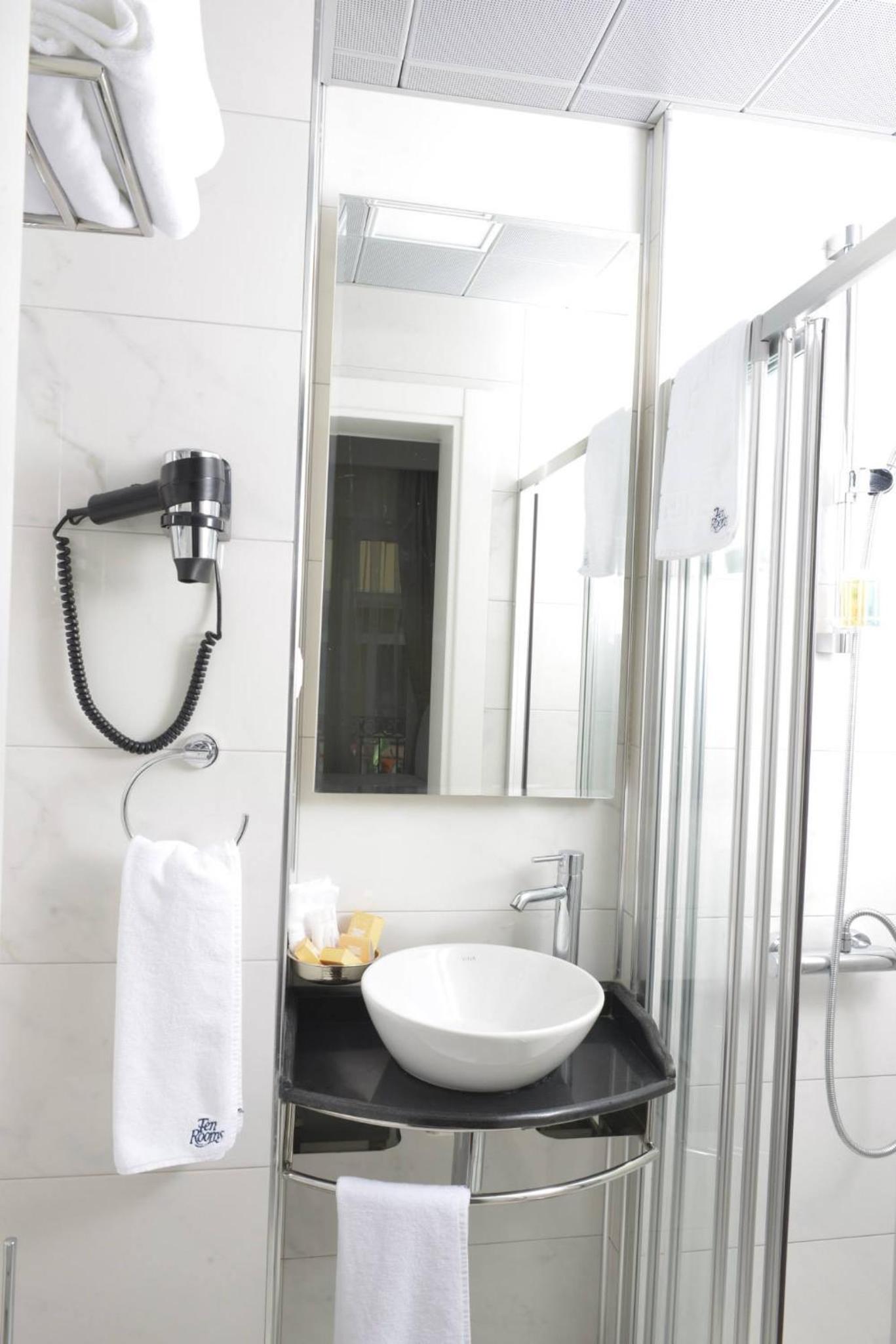 Ten Rooms İstanbul Otel - Image 16