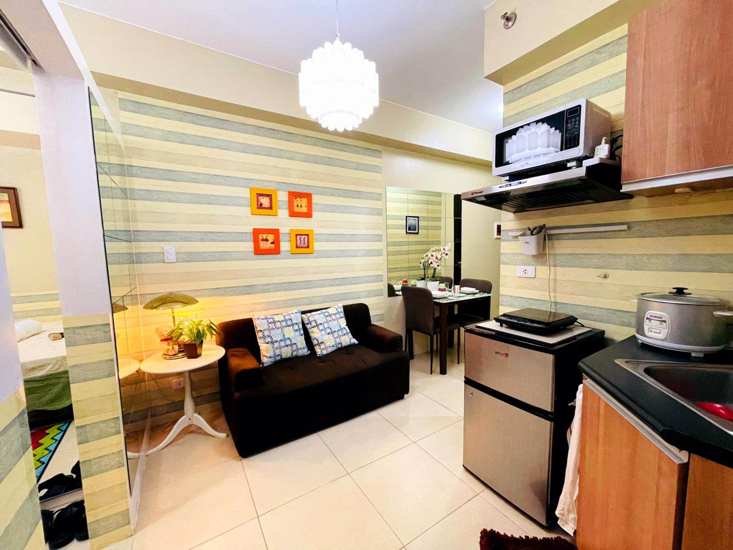 1-Bedroom Nordic Staycation Astrea Tower Avida, QC view 3
