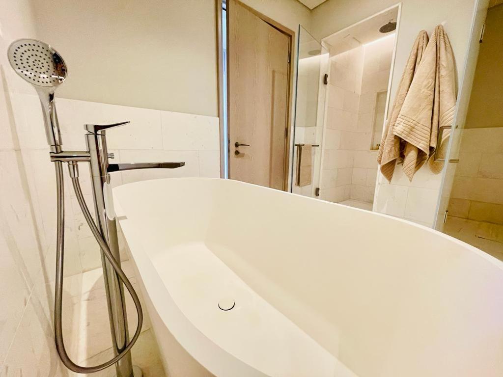 HVR THE PALM DUBAI