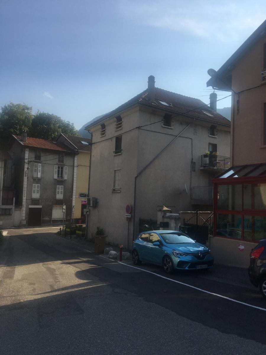 Appartements VIZILLE GRENOBLE - Route Napoleon view 2
