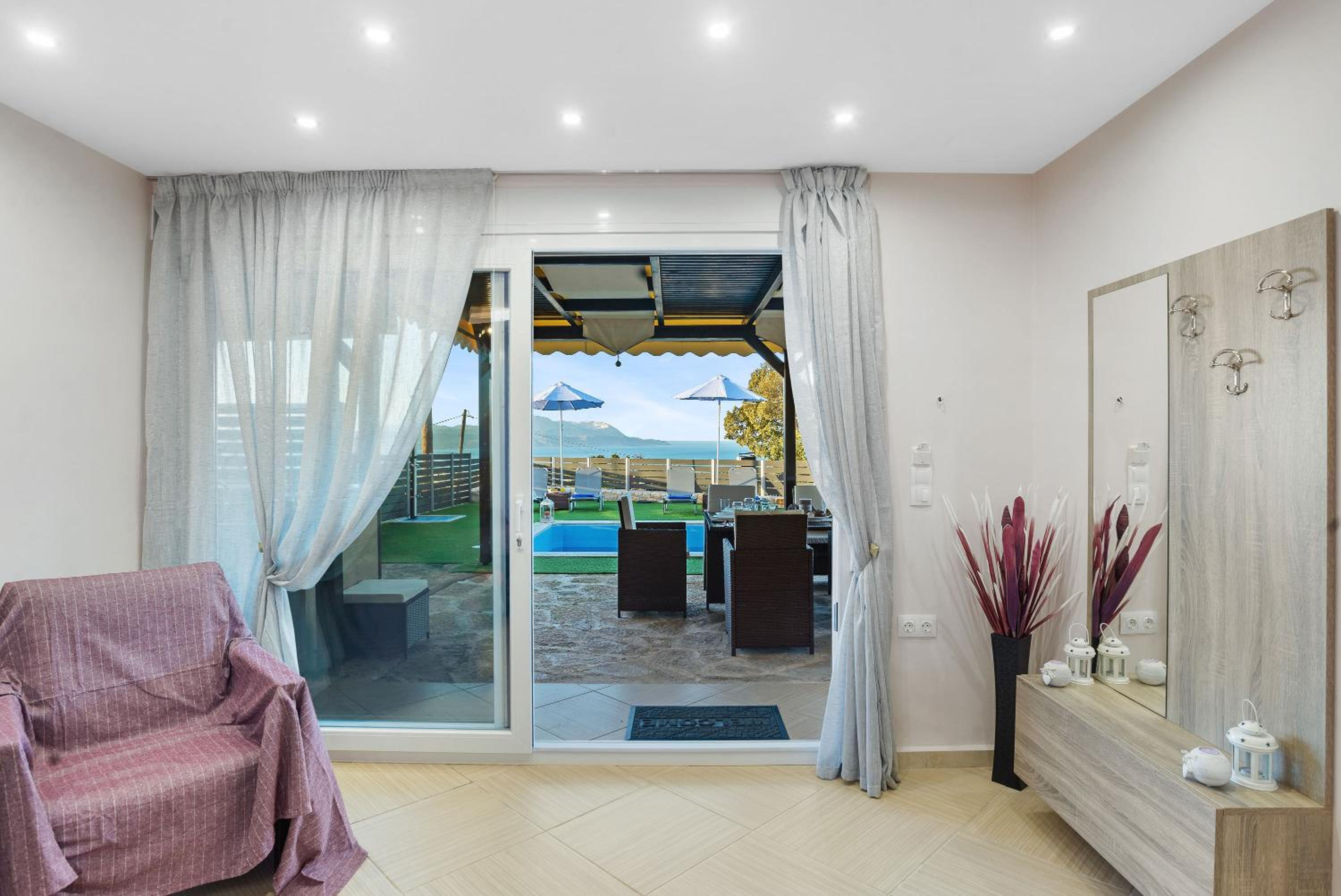 Nikos Dimitra Luxury Home BY APOKORONAS-VILLAS