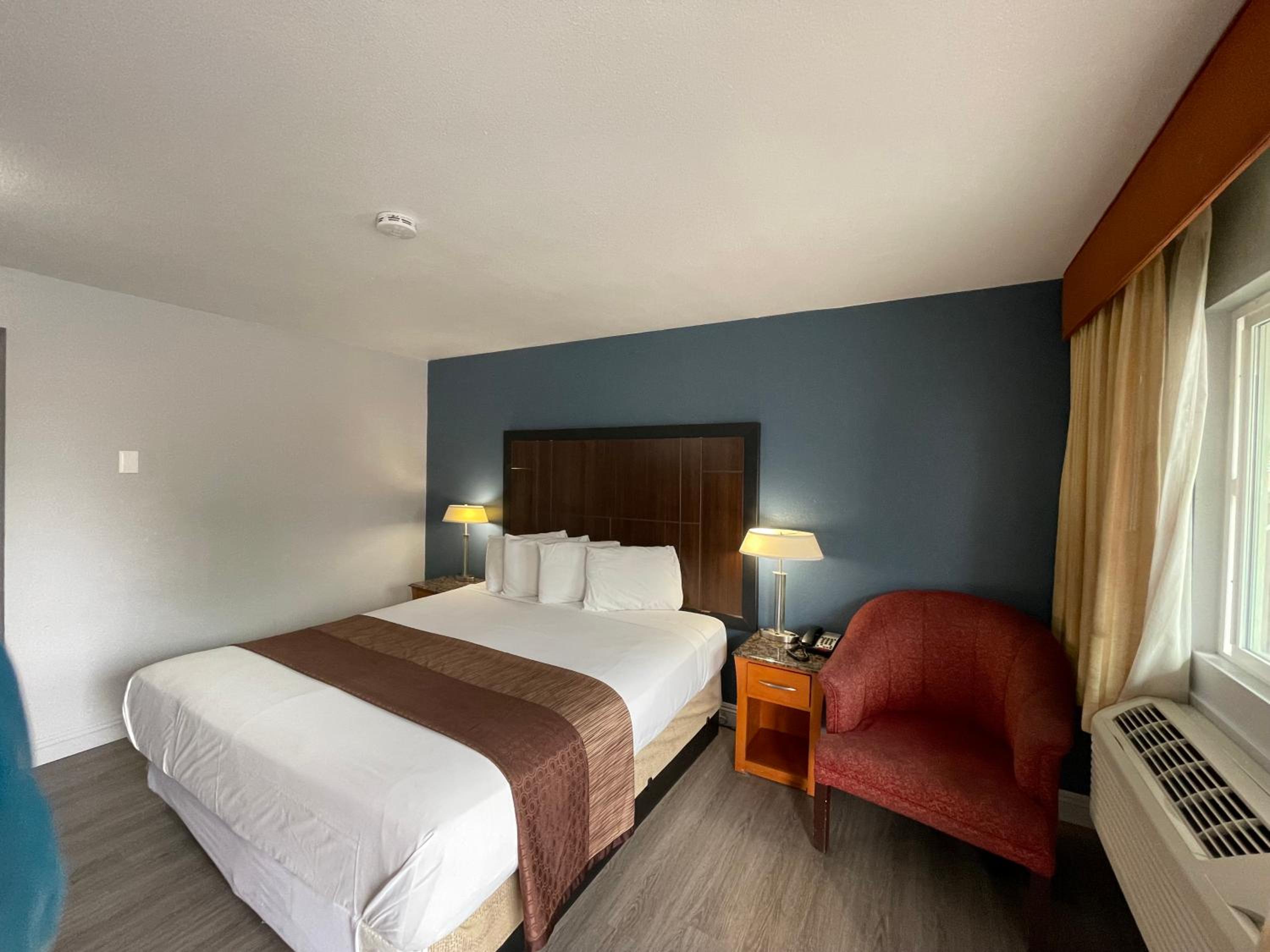 Pacific Inn