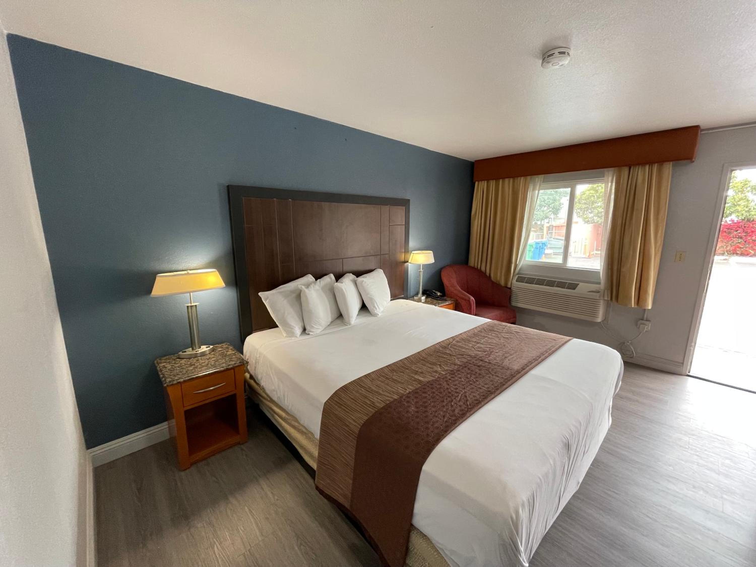 Pacific Inn