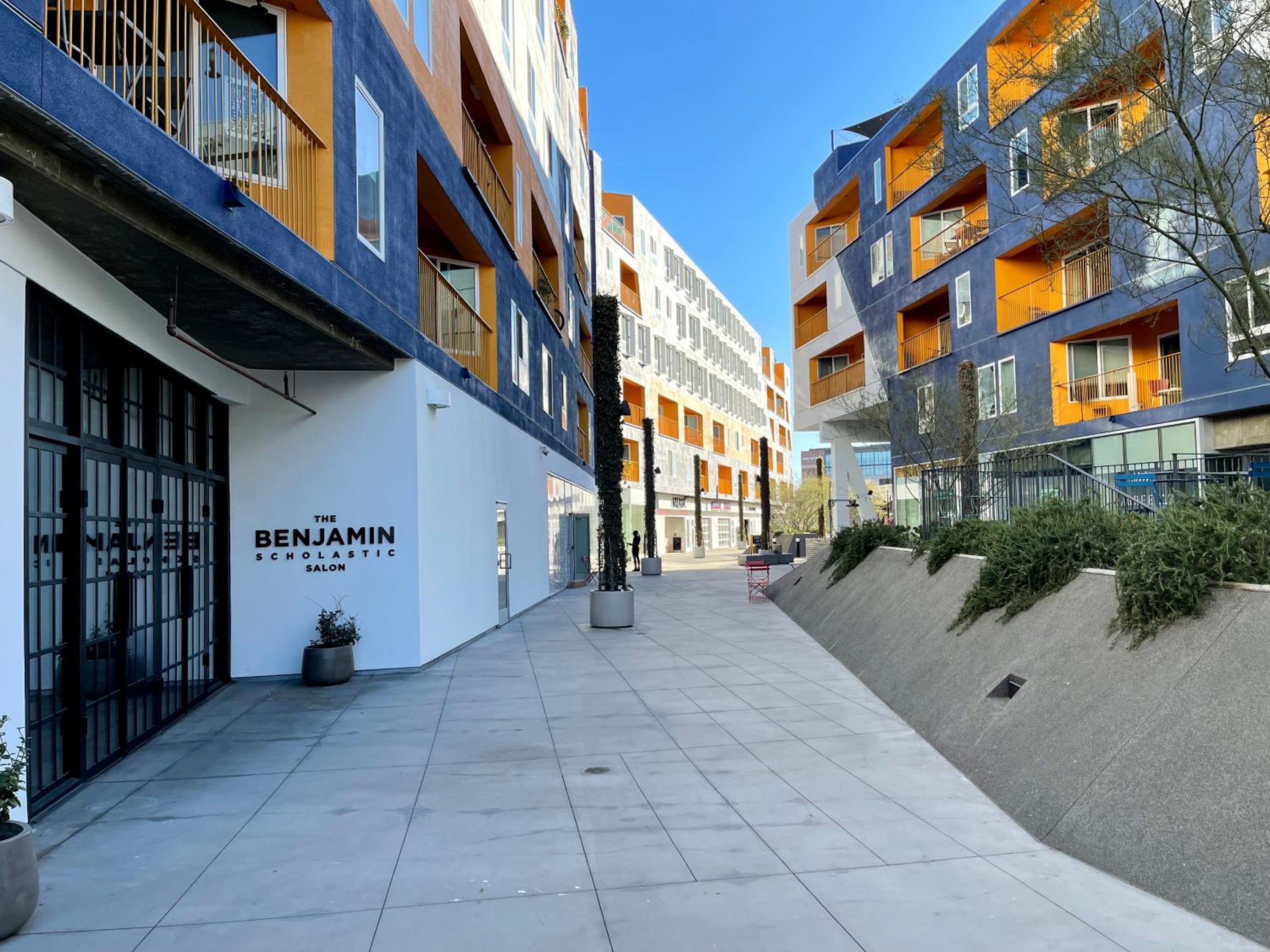 Perfect Apt w Parking Gym Pool WIFI in Arts District DTLA near Little Tokyo B4