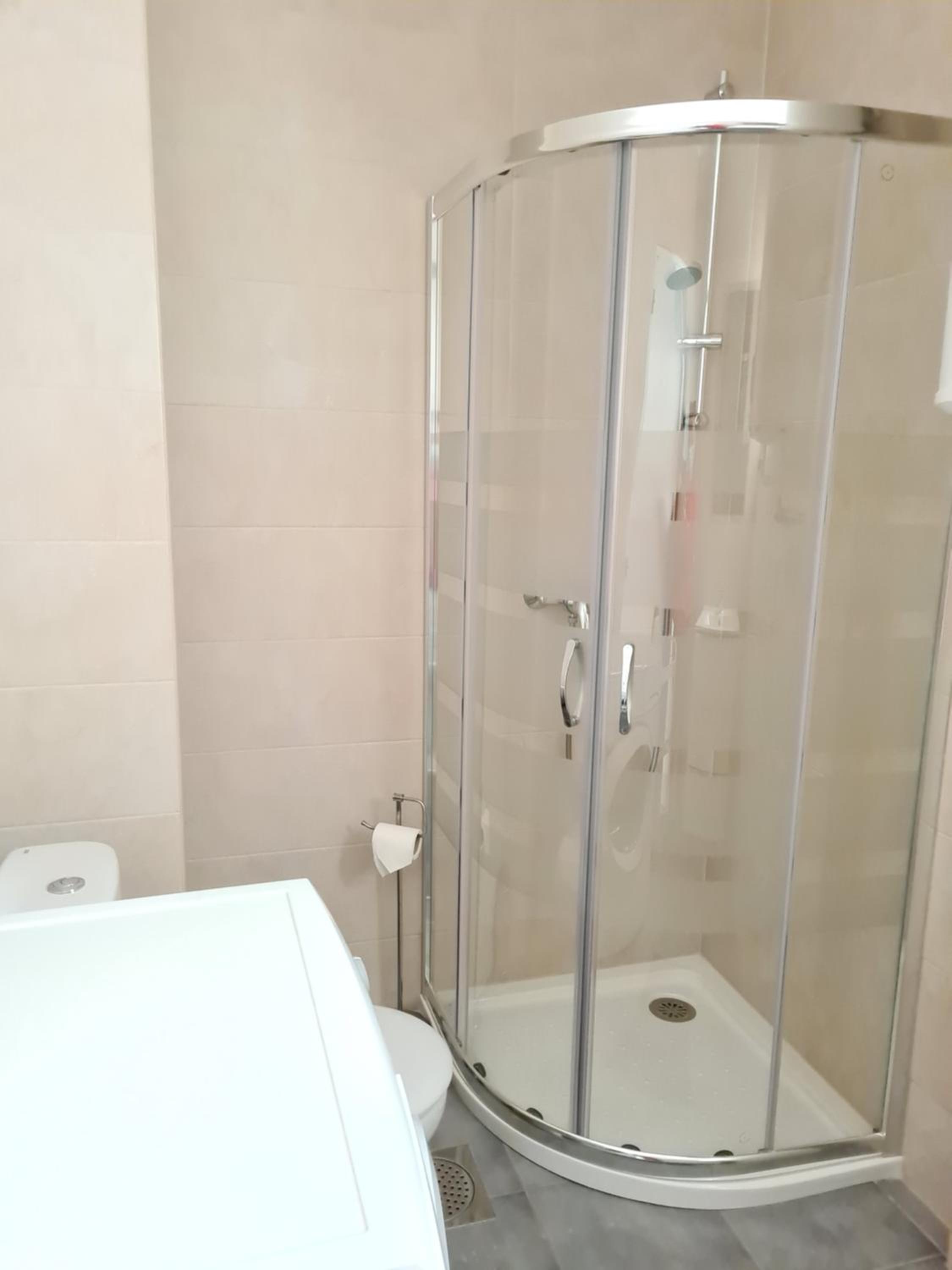 APARTAMENTOS ALBAIDA en Nerja — bathroom
