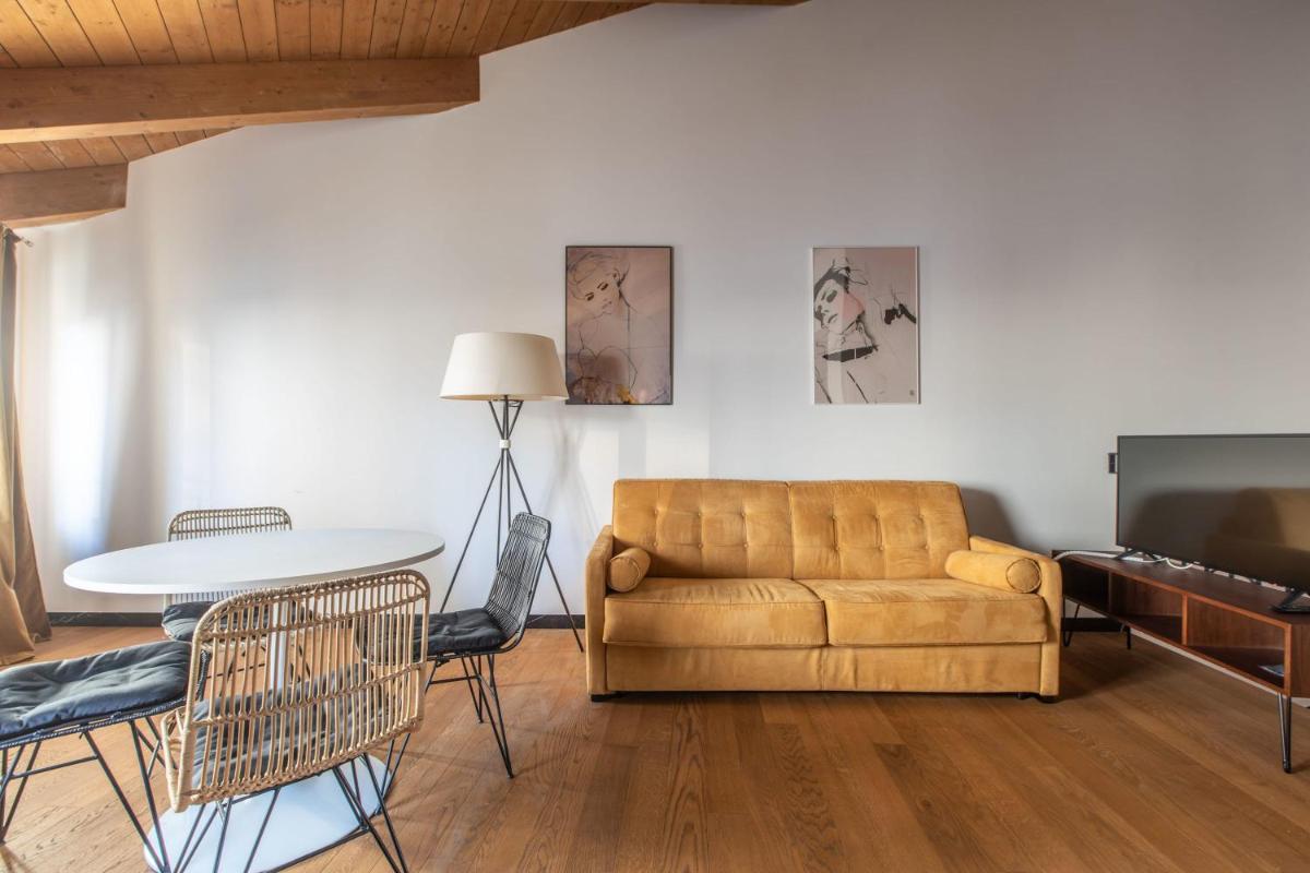 Penthouse 1BR - Cannes Center - Marche Forville - 5 min Palais, Croisette & Plages photo 2