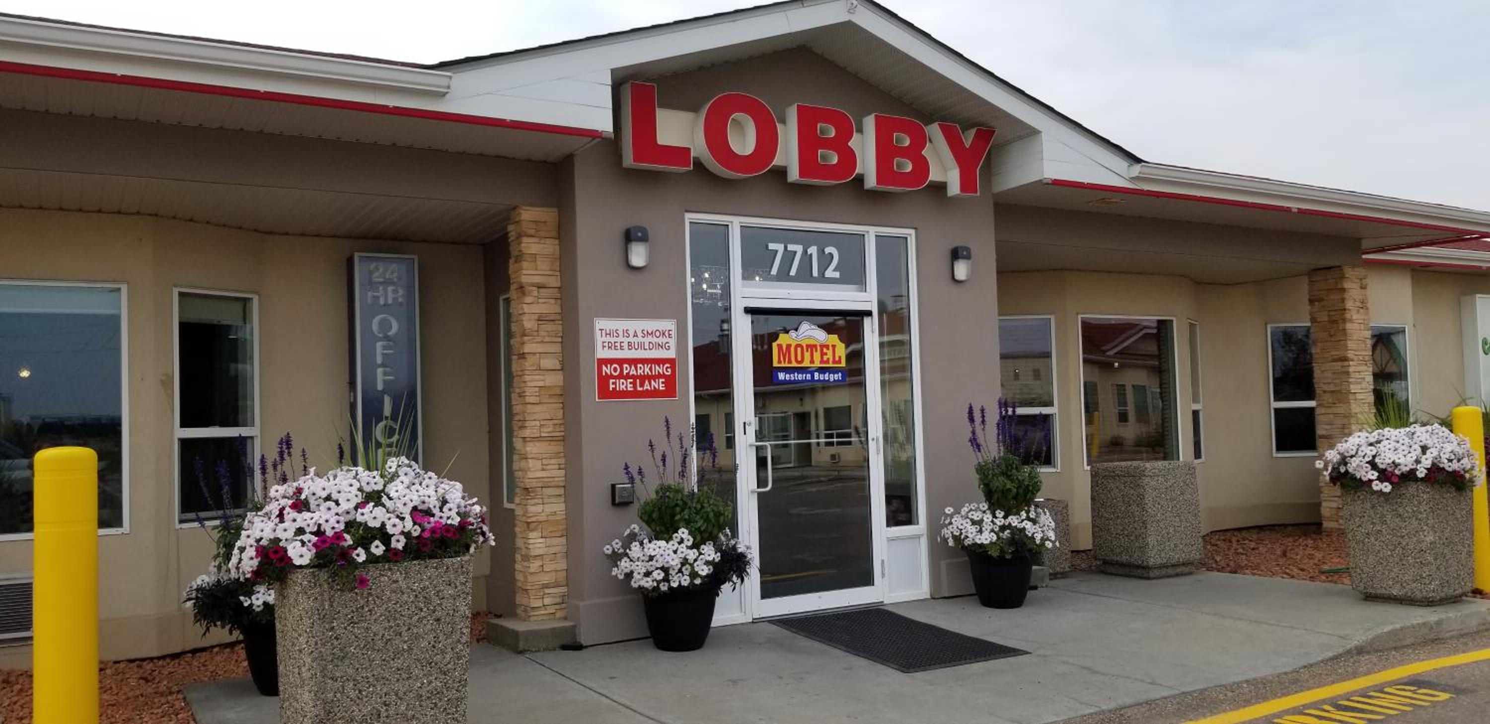 Leduc Vacations - Western Budget Motel Leduc 3 - Property Image 2