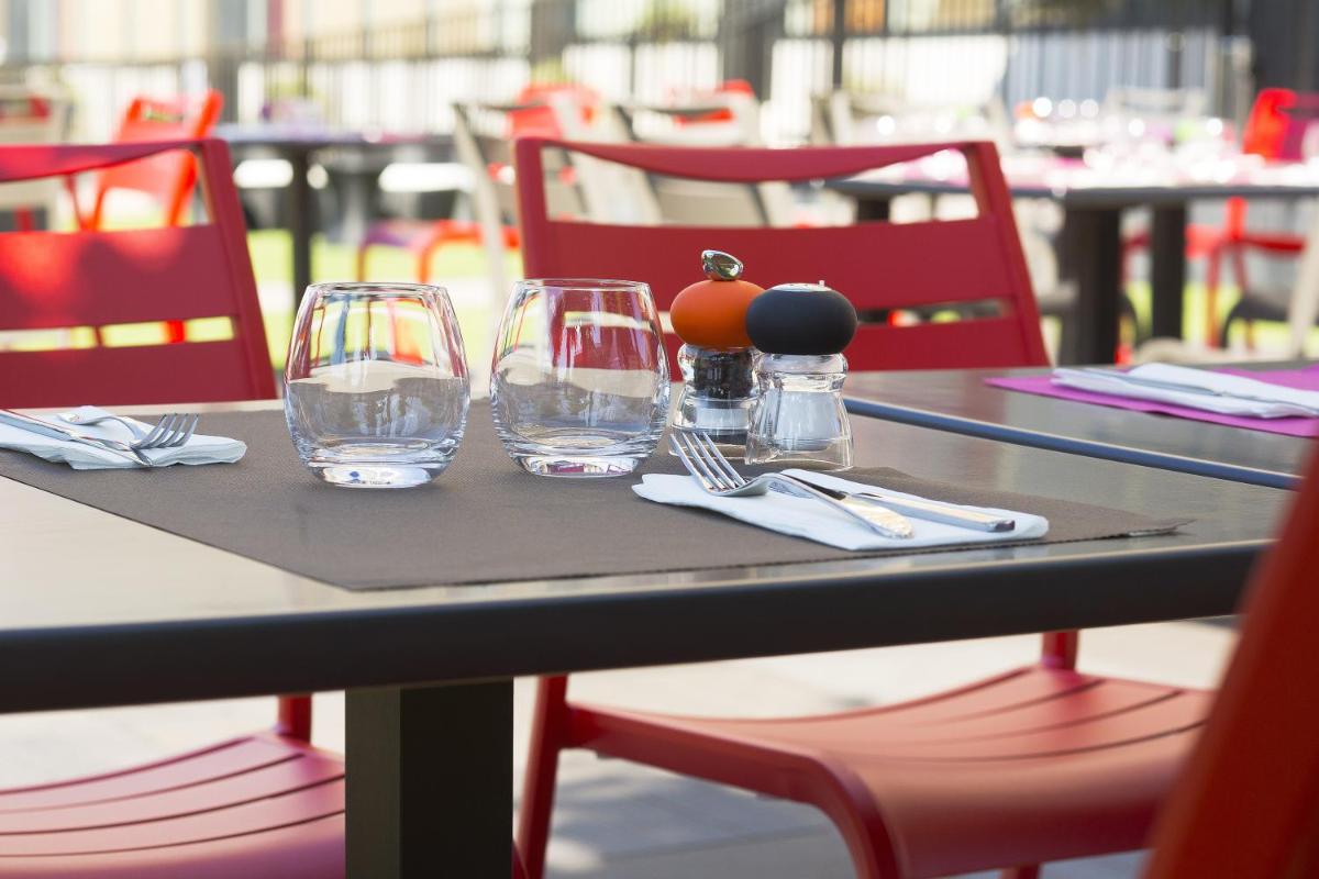 restaurant