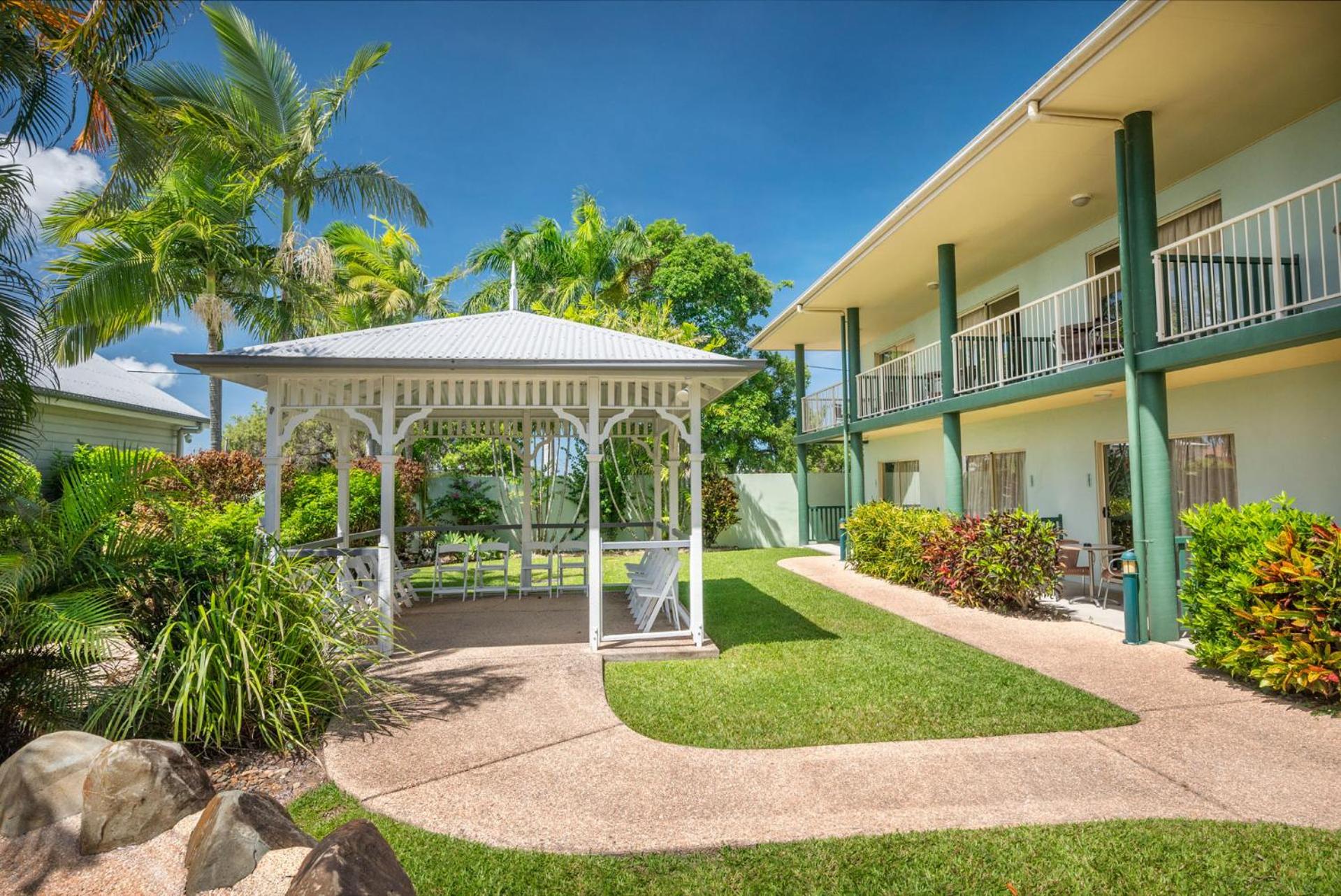 Shamrock Gardens Motel