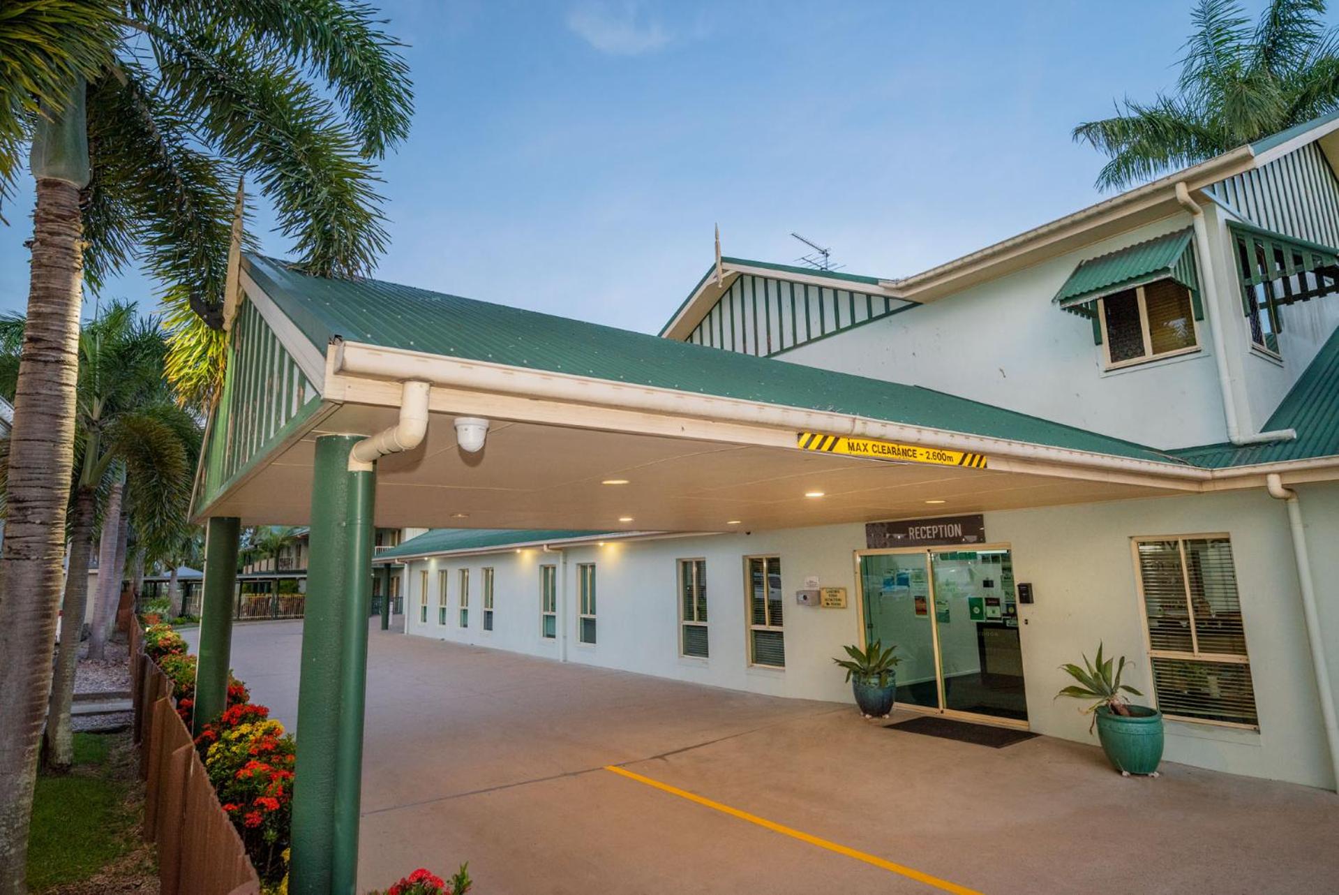 Shamrock Gardens Motel