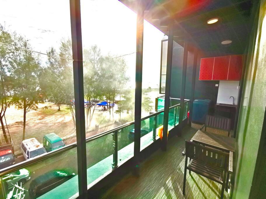 Galaxy House with seaview balcony- JB PONTIAN photo 4