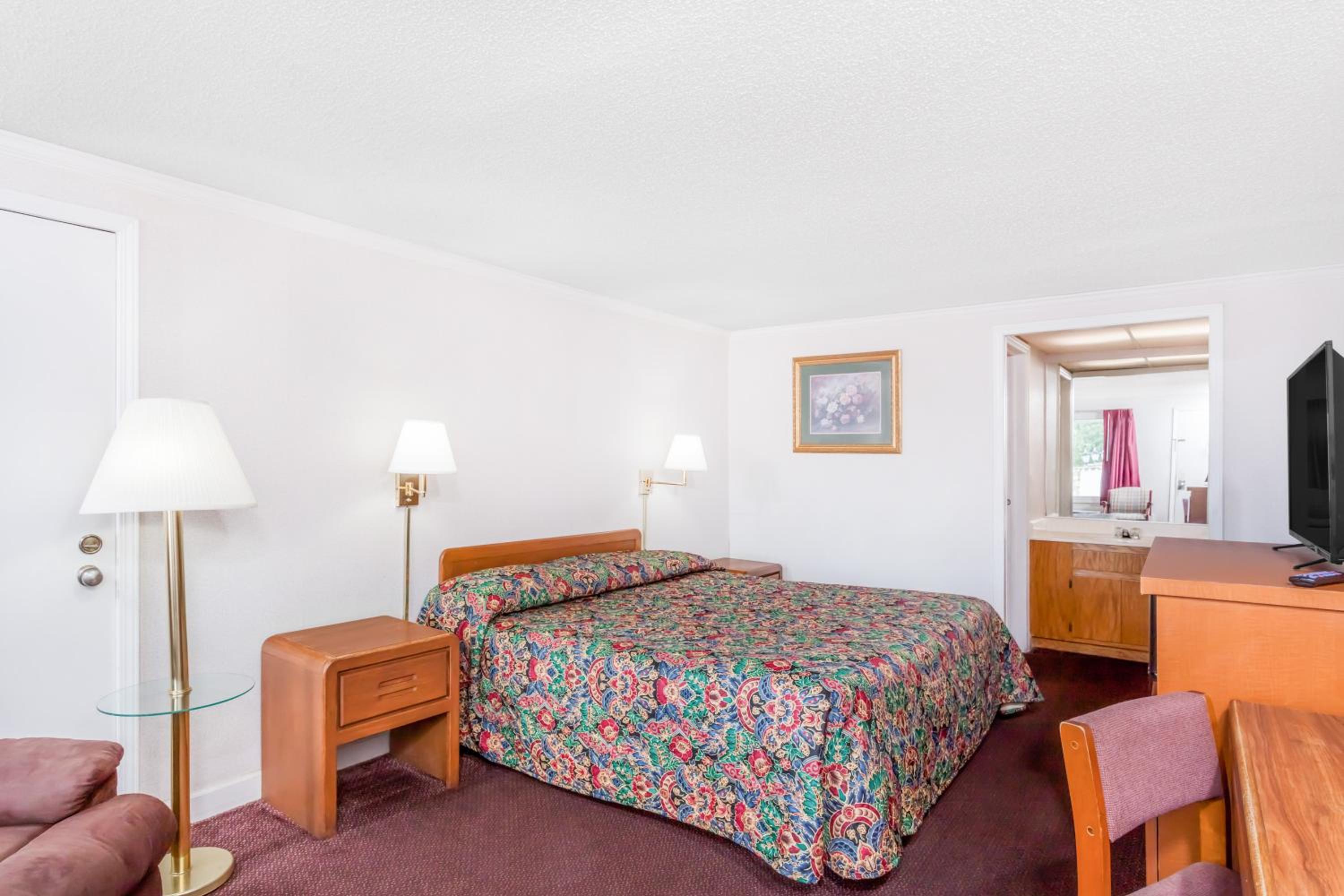 Corbin Vacations - Corbin Inn - Property Image 1