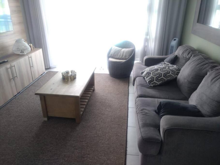 Breathtaking Lagoon View Apartment @ The Blyde1531